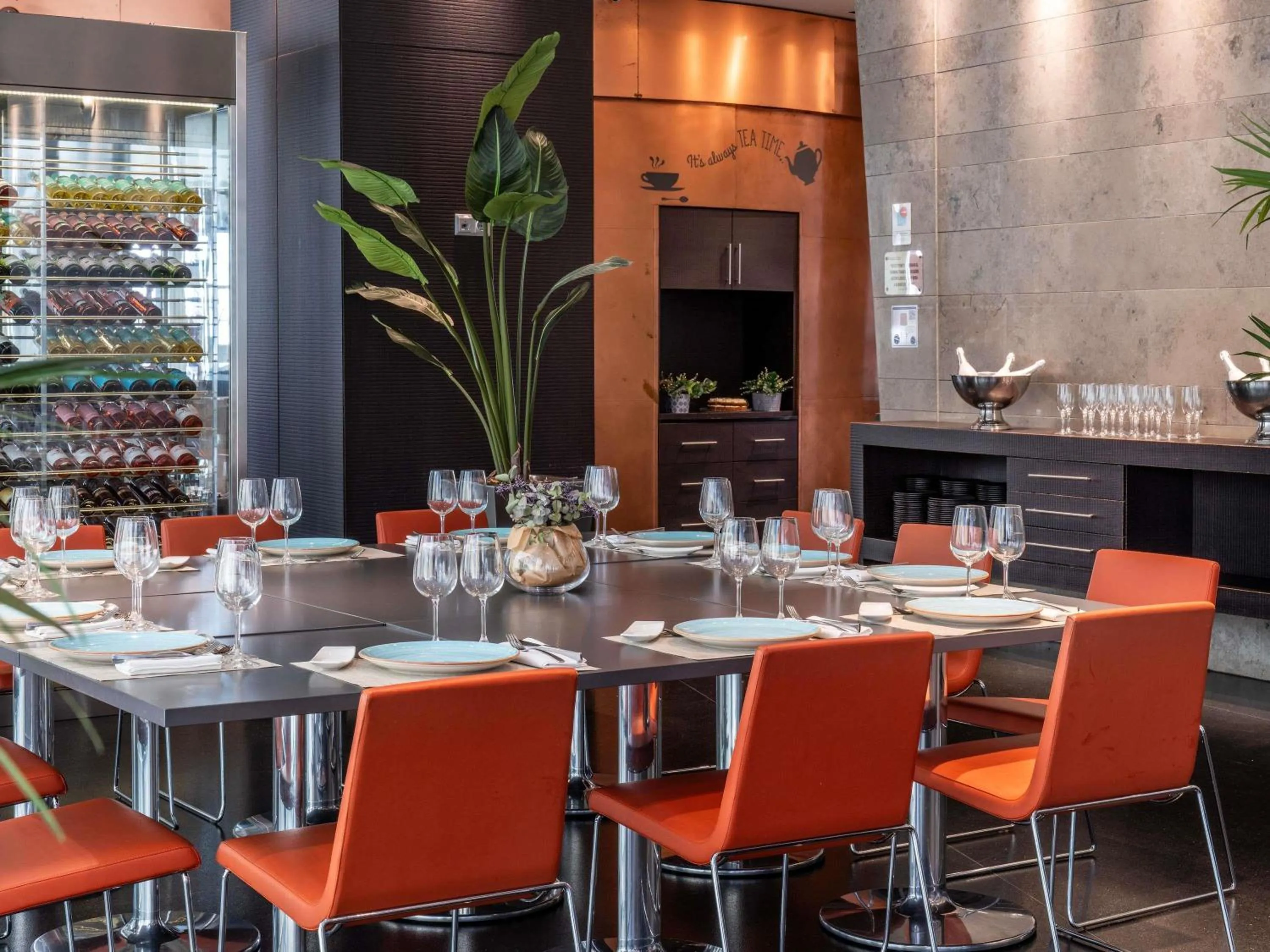 Restaurant/places to eat in Novotel Barcelona City