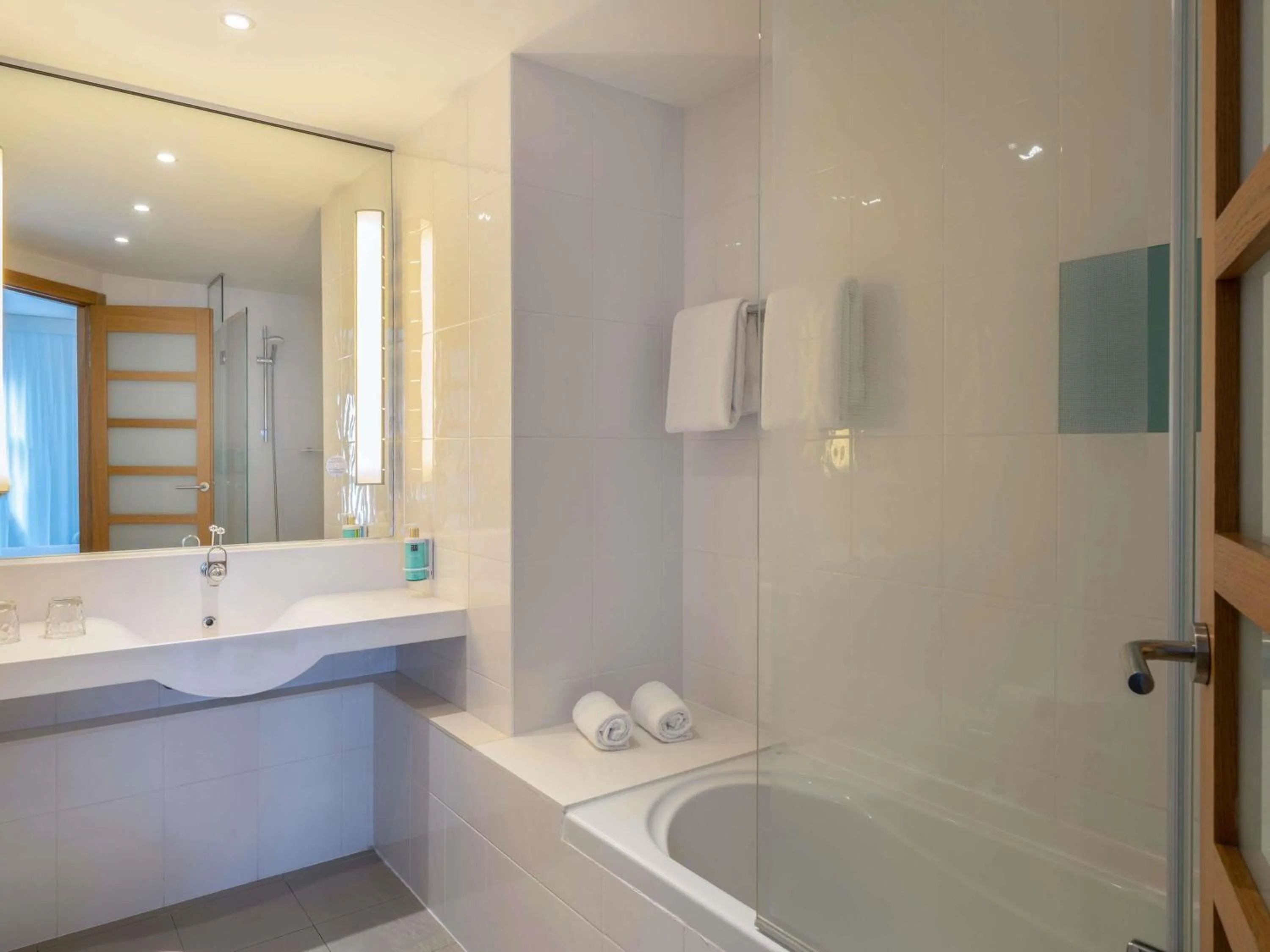 Bedroom in Novotel Barcelona City