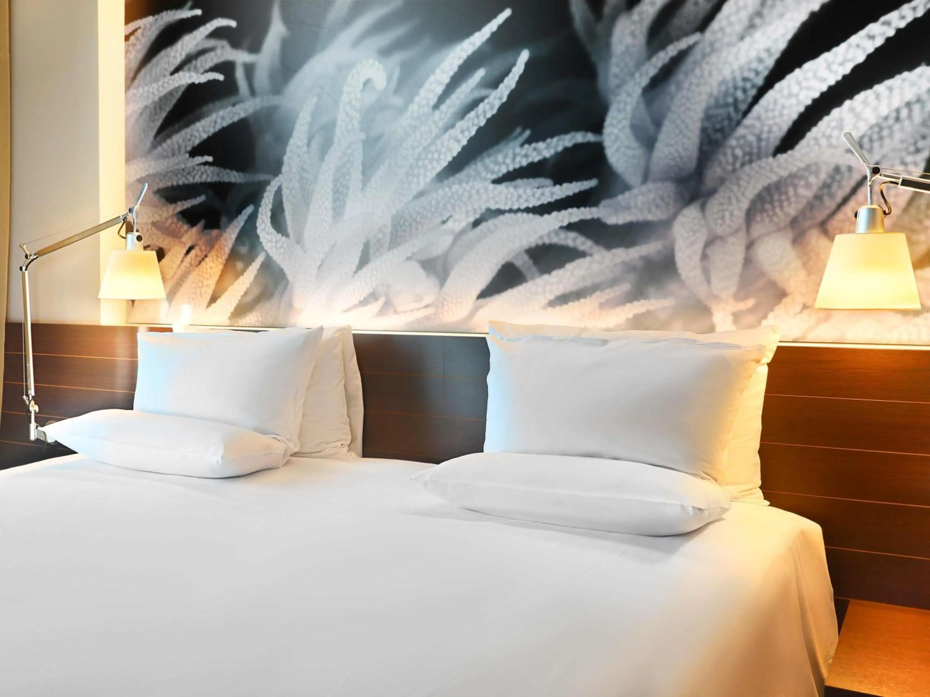 Bedroom, Bed in Novotel Barcelona City