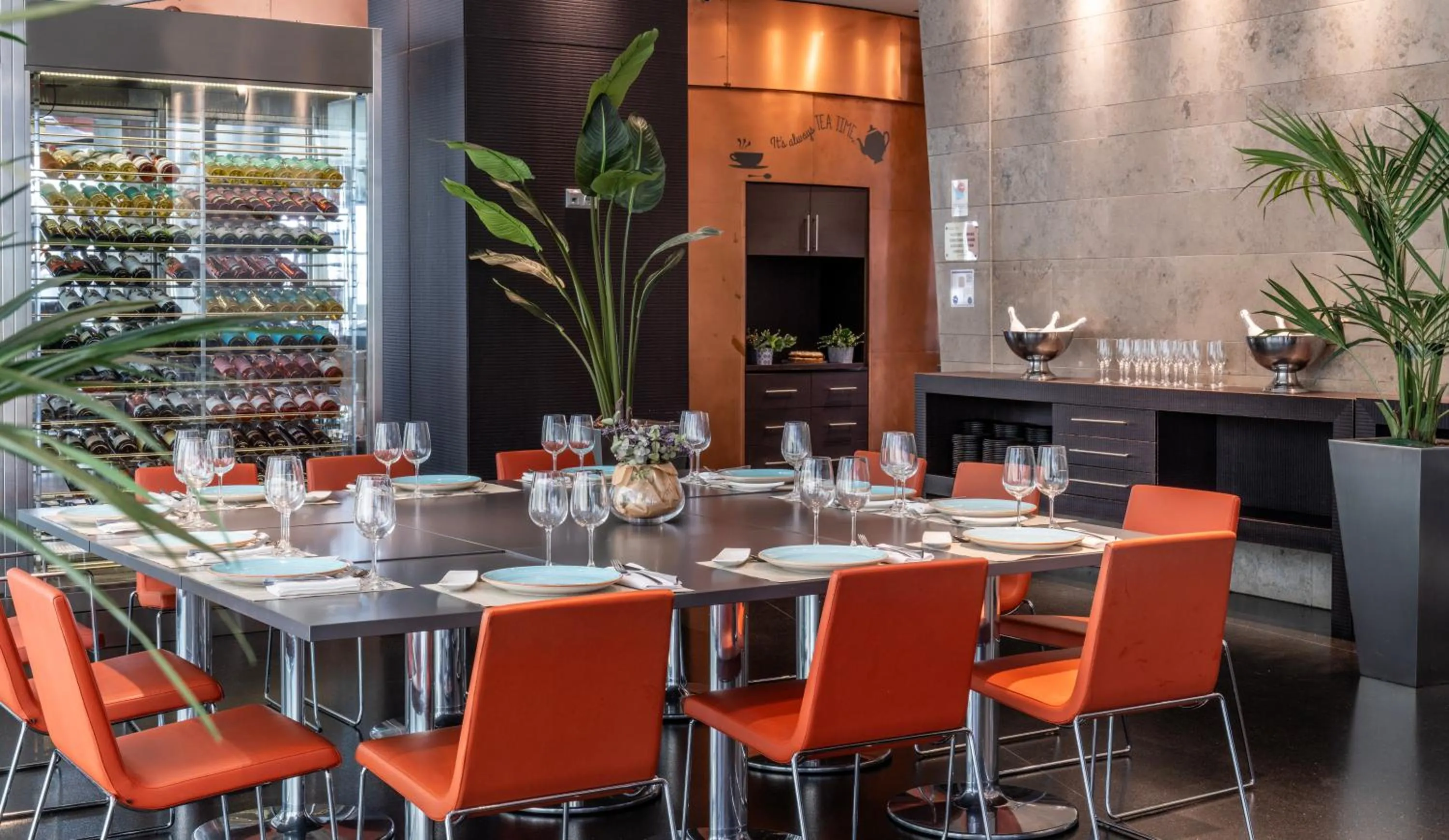 Restaurant/places to eat in Novotel Barcelona City