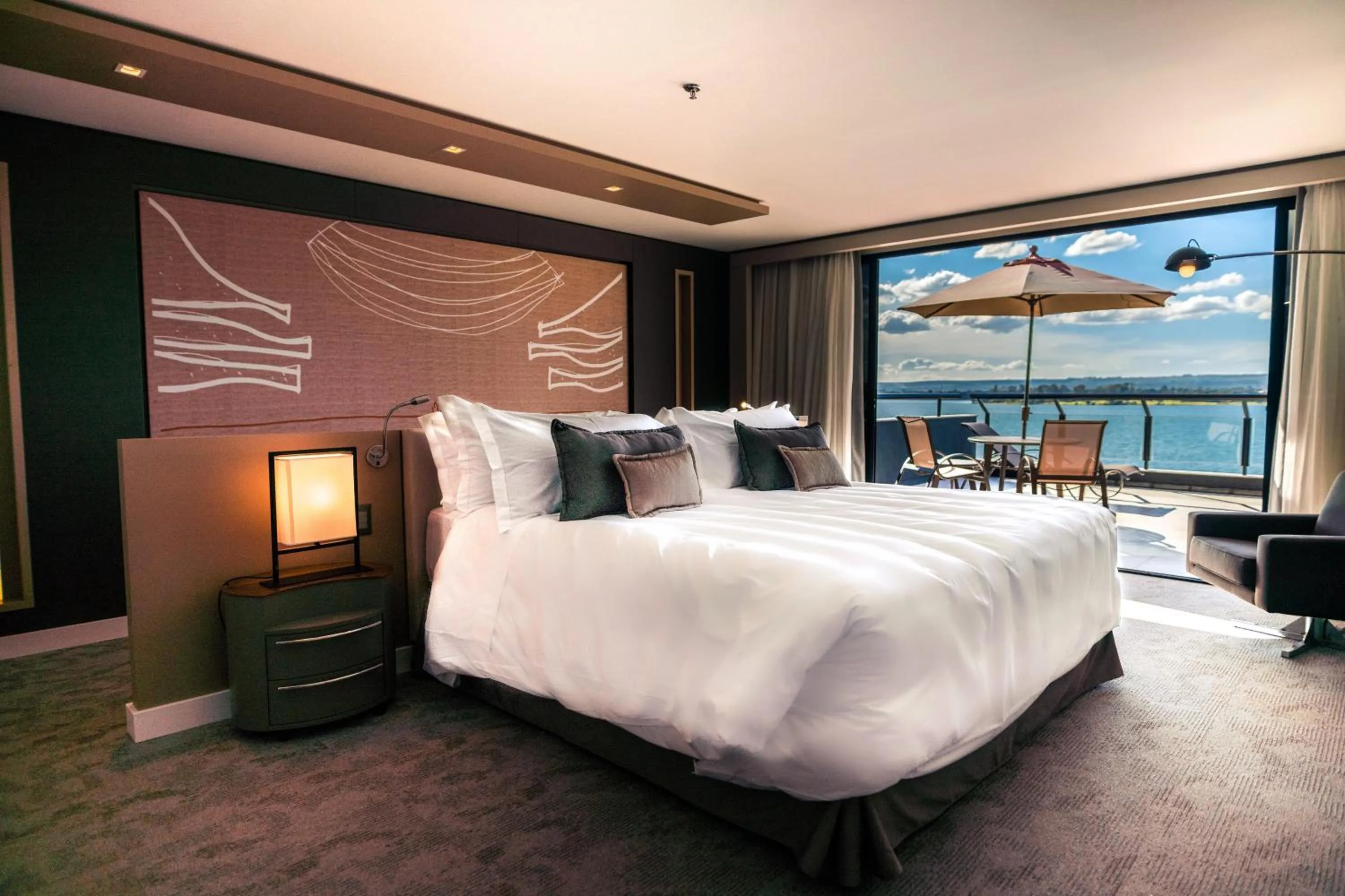 Photo of the whole room, Bed in Royal Tulip Brasília Alvorada