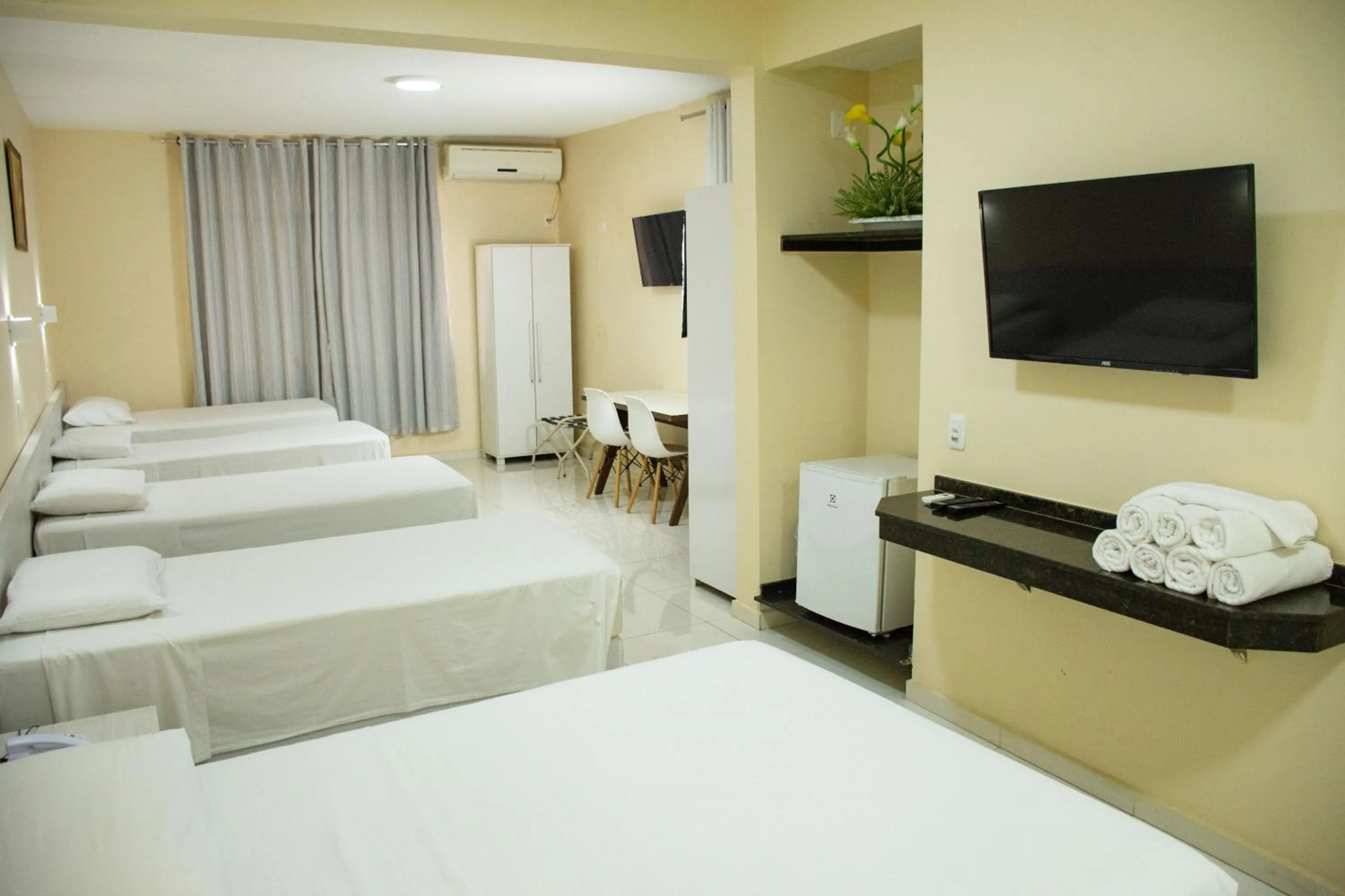 Bedroom, Bed in Hotel Dan Inn Express Foz do Iguaçu By Nacional Inn