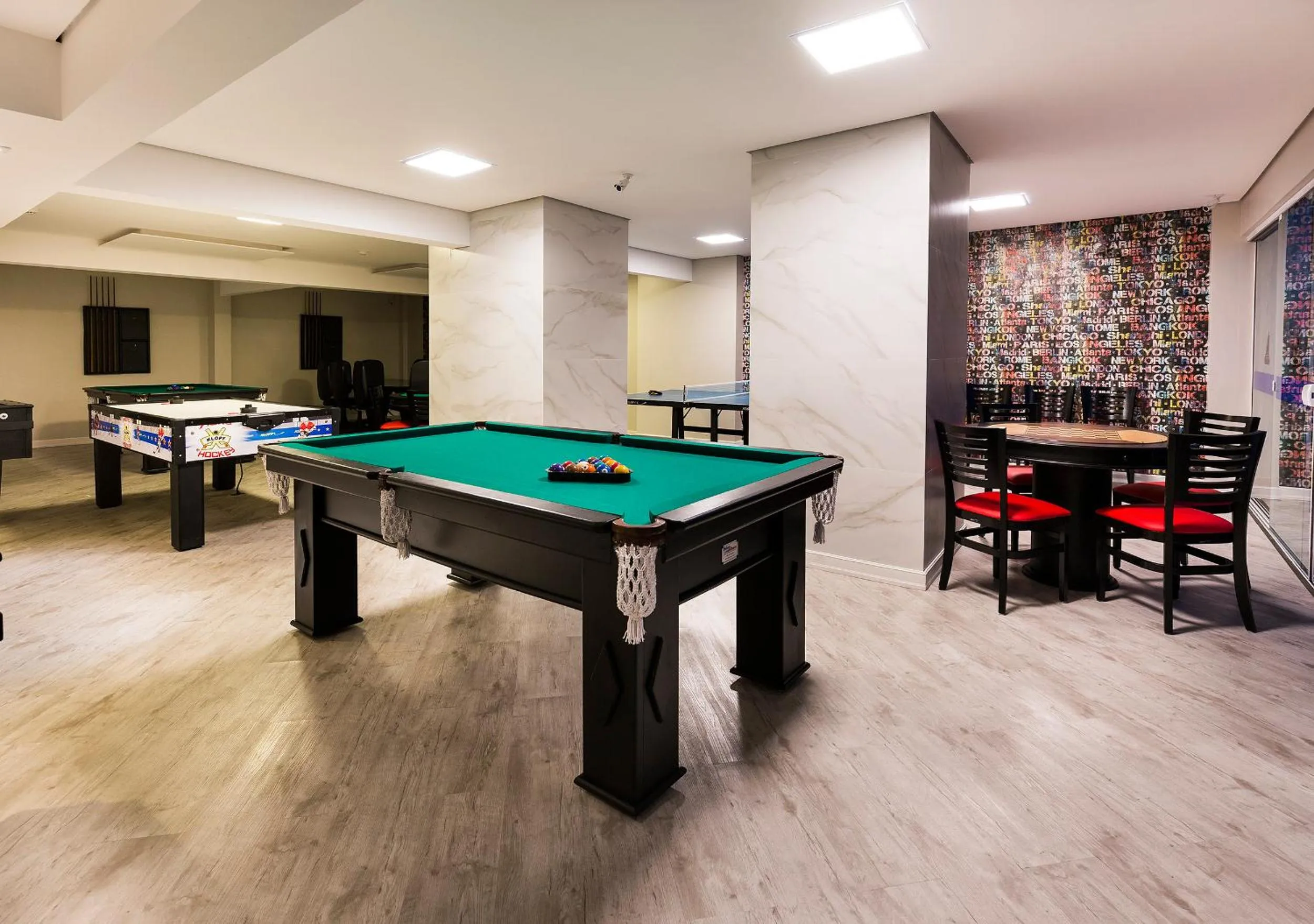 Game Room in Hotel Plaza Camboriú