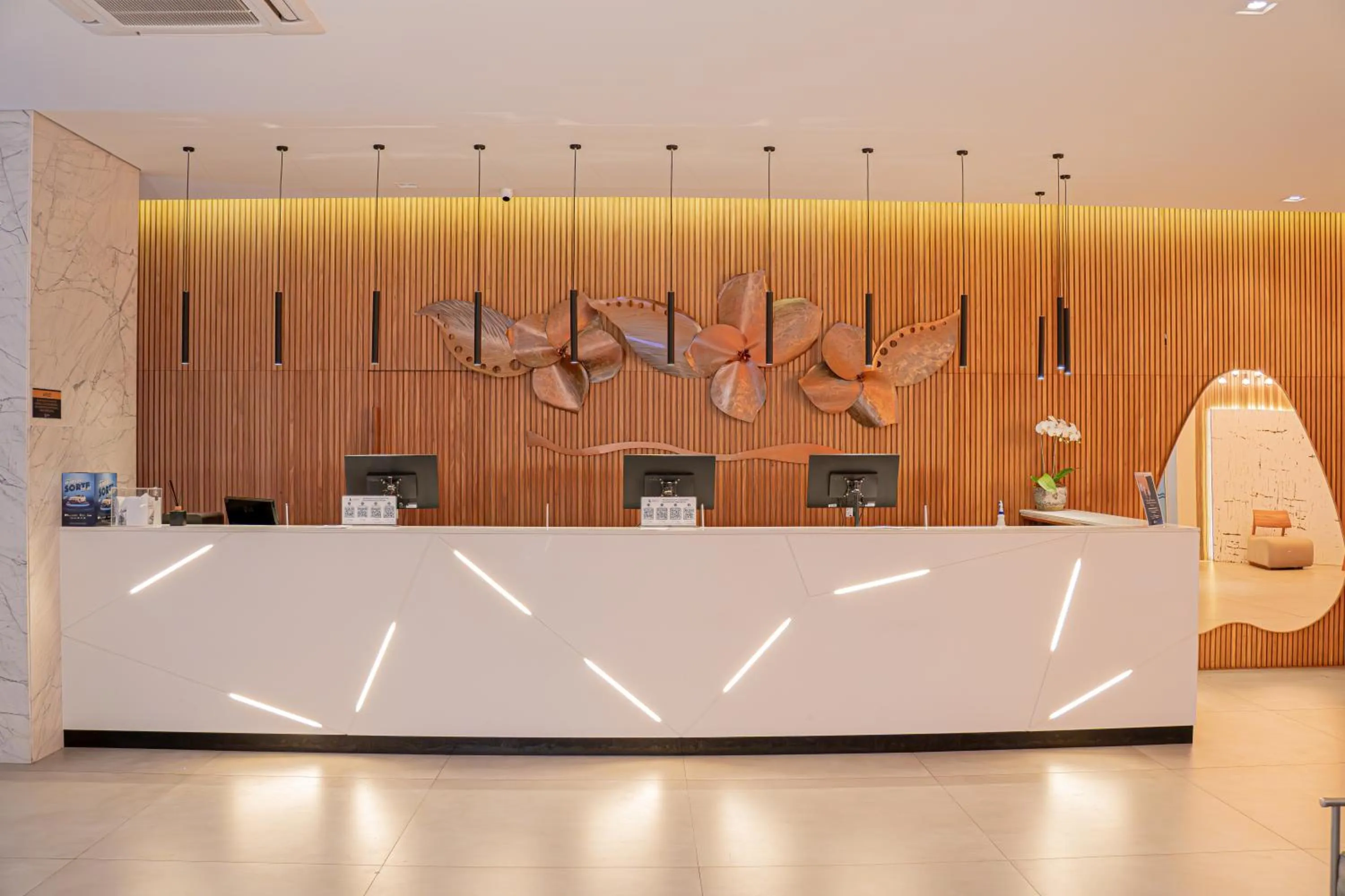 Lobby or reception in Hotel Plaza Camboriú