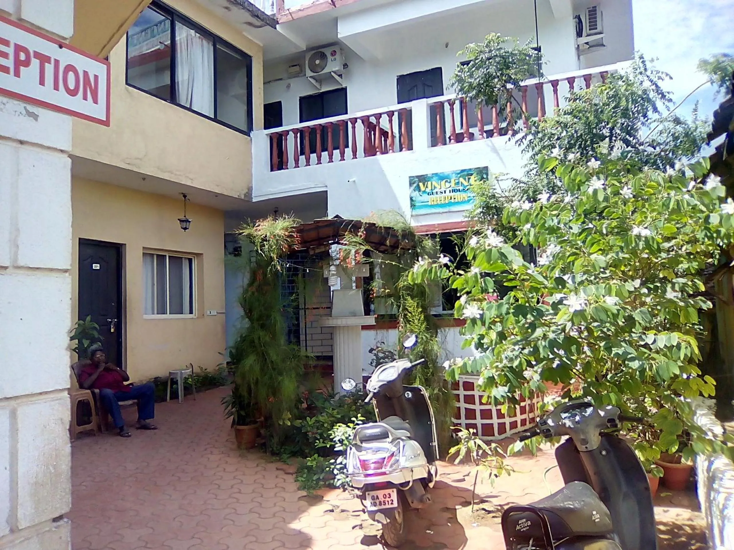 Facade/entrance in Vincent's Holiday Home