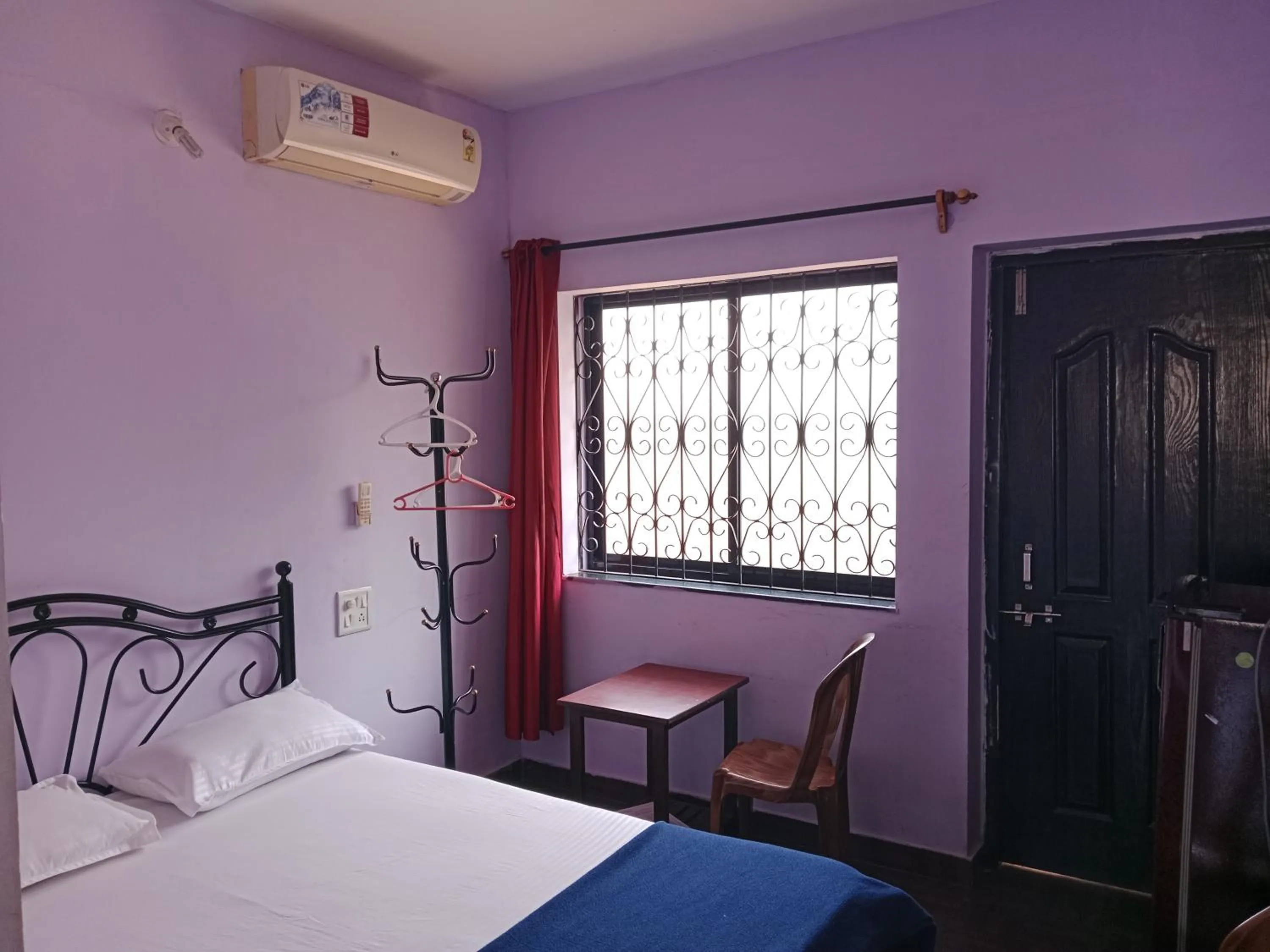 Photo of the whole room, Bed in Vincent's Holiday Home