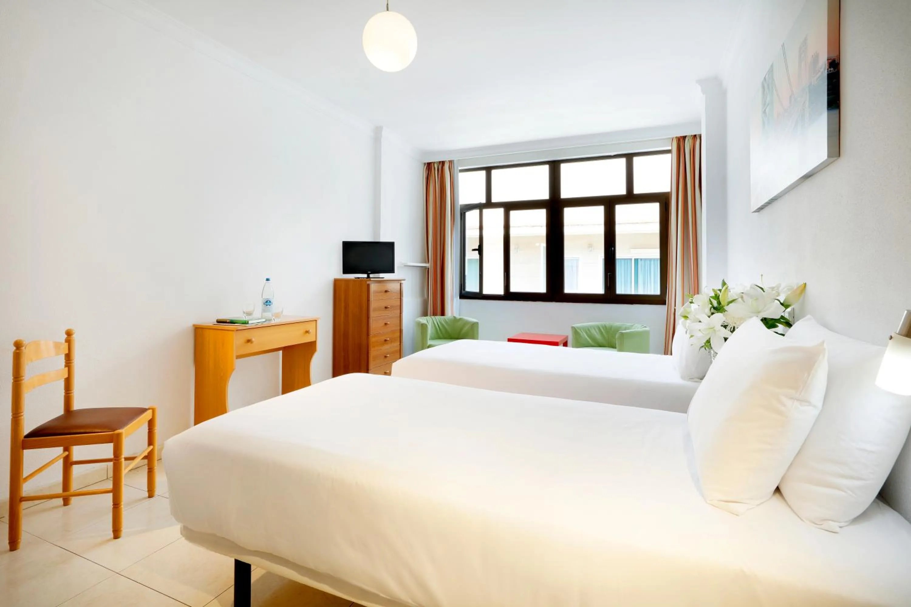 Bedroom, Bed in Crisol Faycán