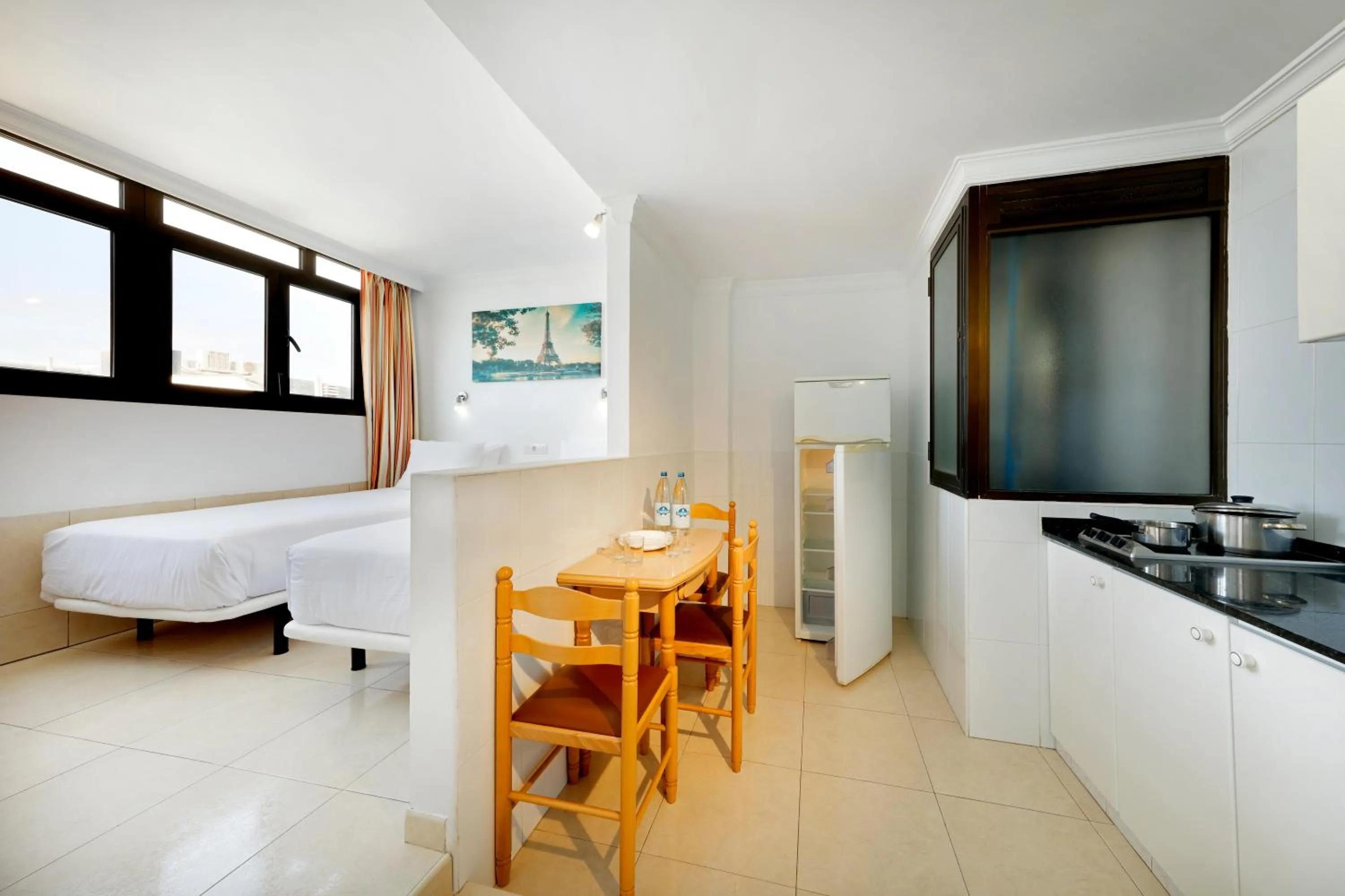 Kitchen or kitchenette, Bed in Crisol Faycán