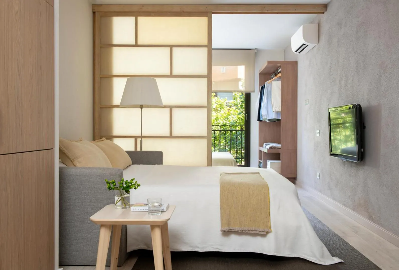 Bed in Eric Vökel Boutique Apartments - Sagrada Familia Suites