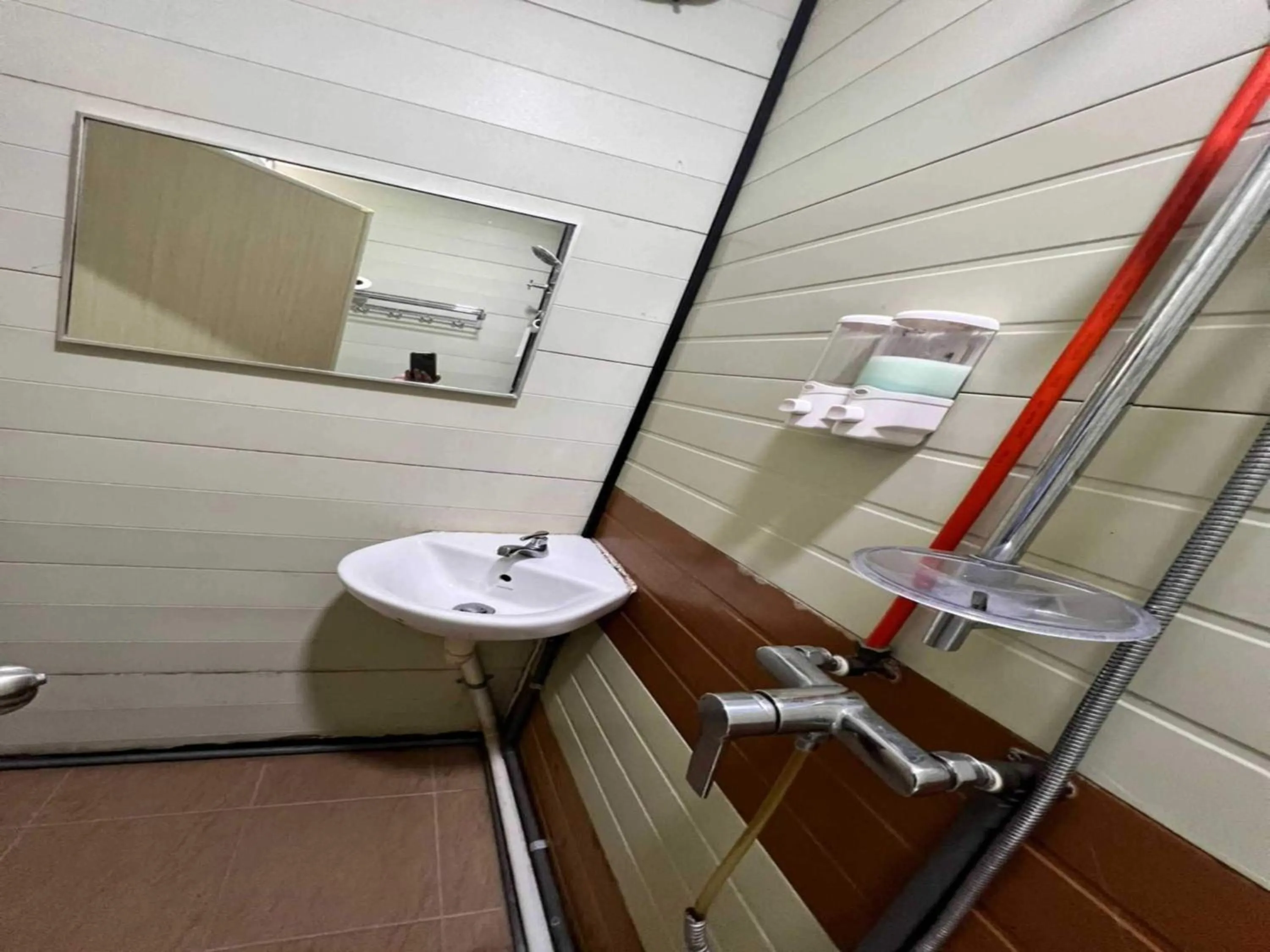 Bathroom in Hotel O Ting Brother Sg Klah Inn