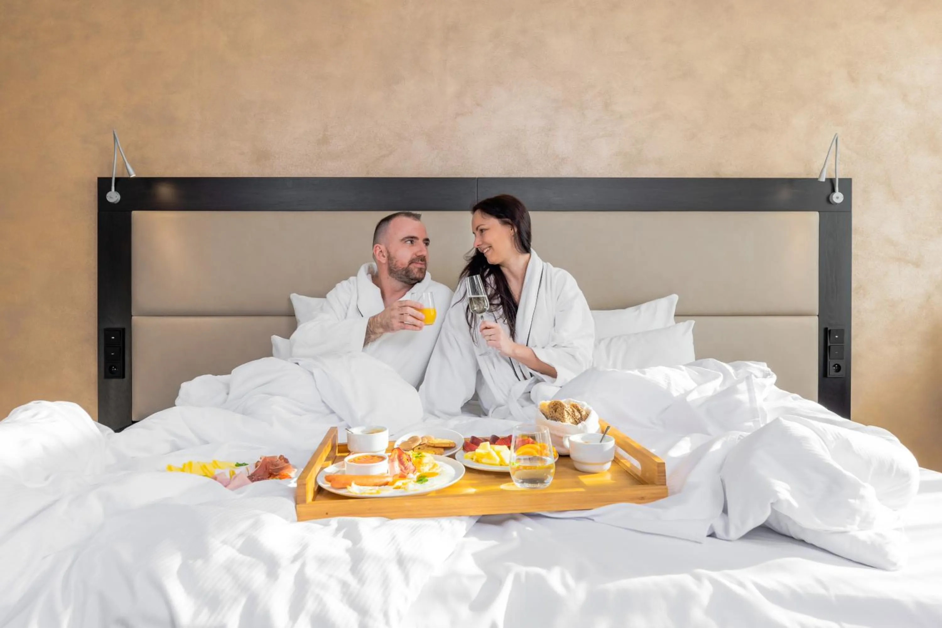 Breakfast, Bed in Theresian Hotel