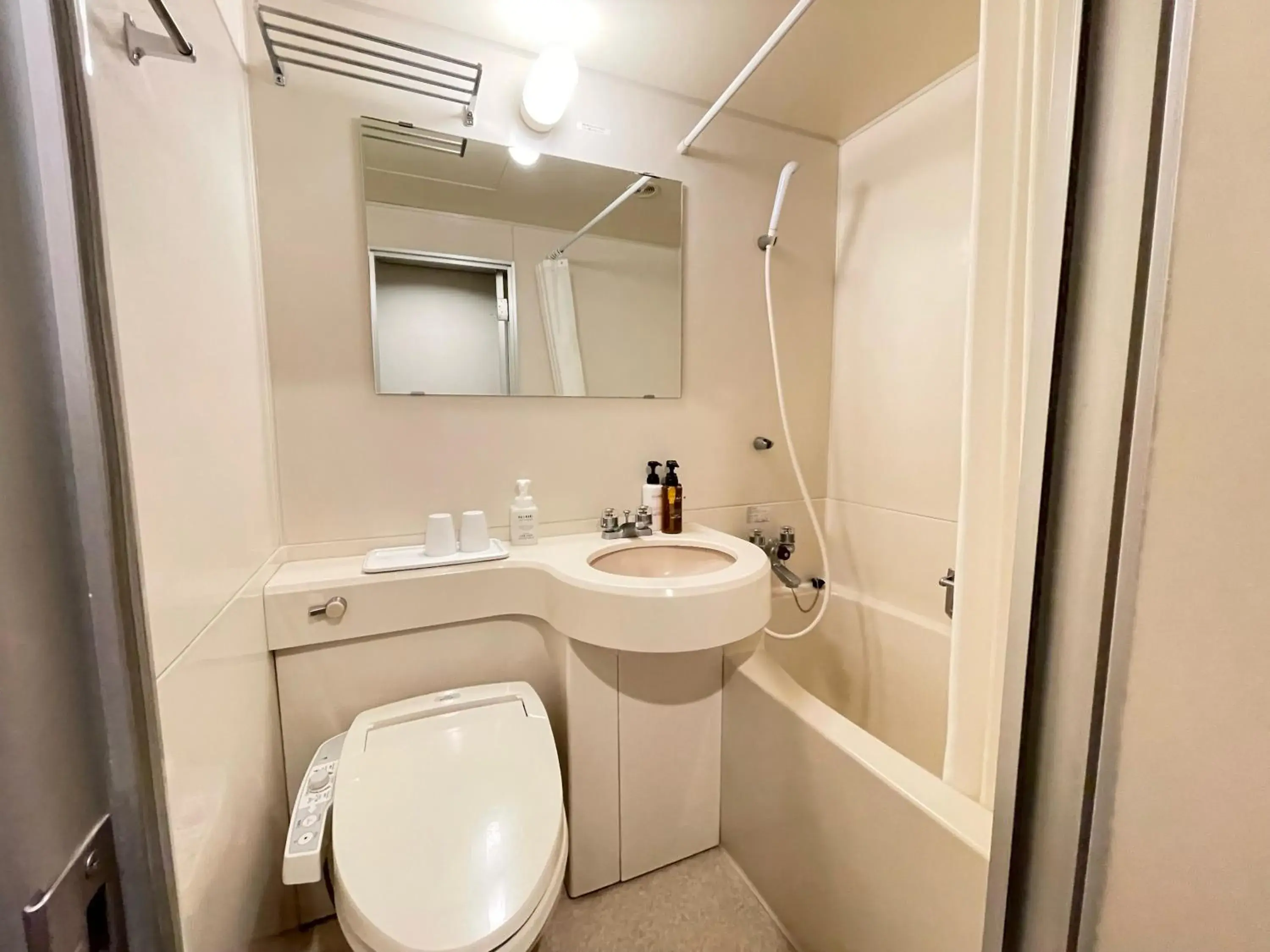 Double Room with Small Double Bed - Smoking in Smile Hotel Yonago Double Room with Small Double Bed - Smoking in Smile Hotel Yonago