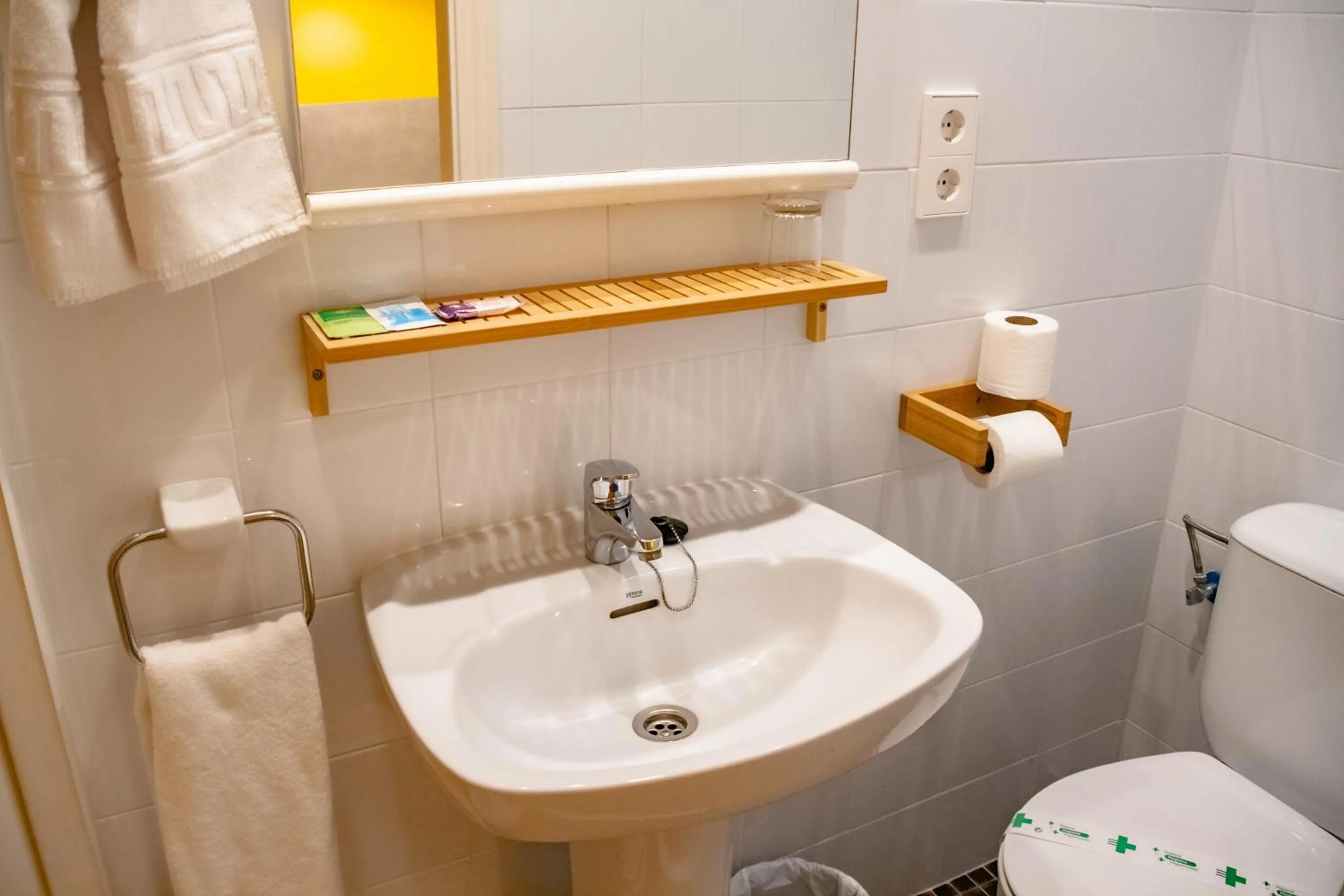 Toilet in Hotel Universal Murcia