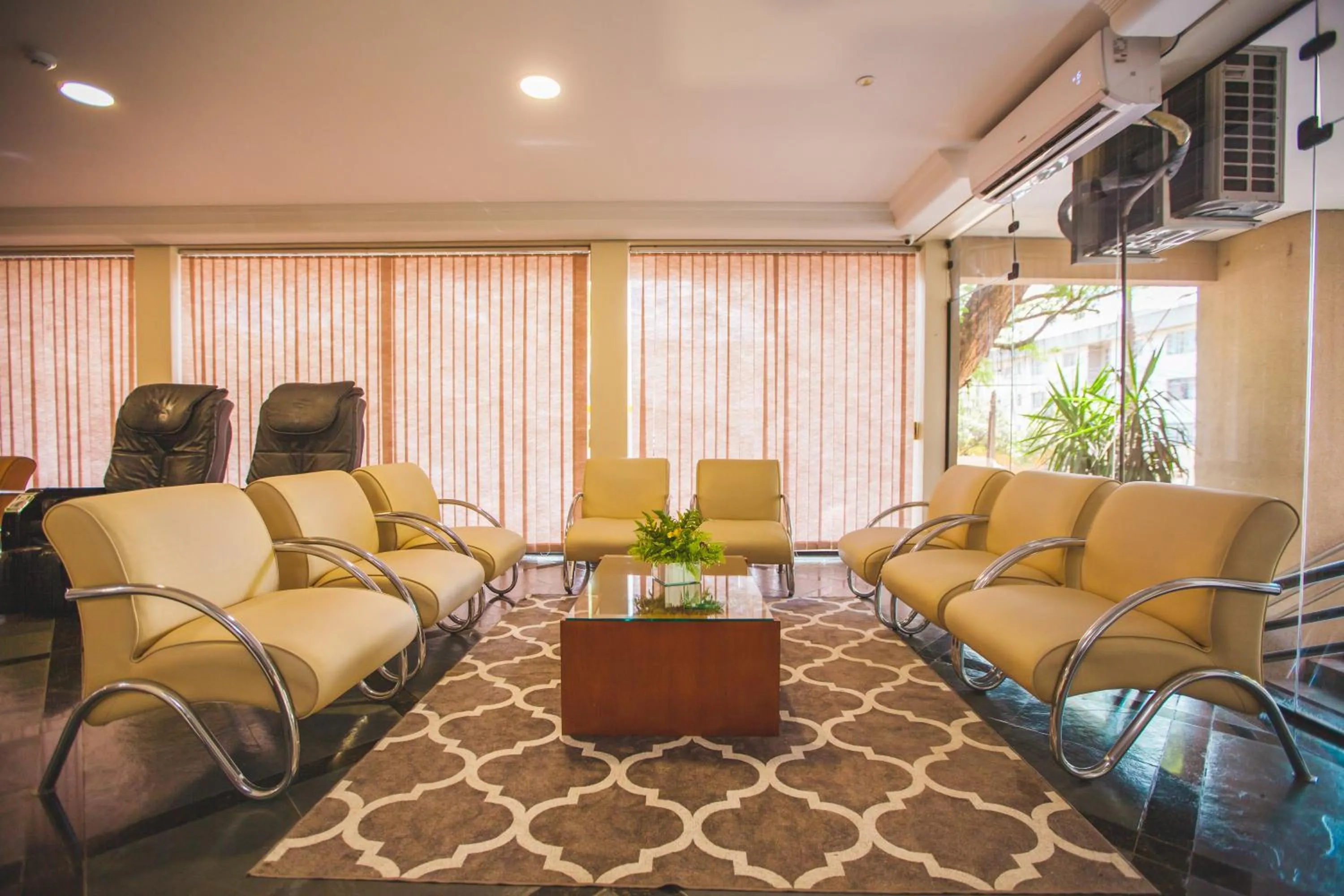 Communal lounge/ TV room in Hotel Rafain Centro