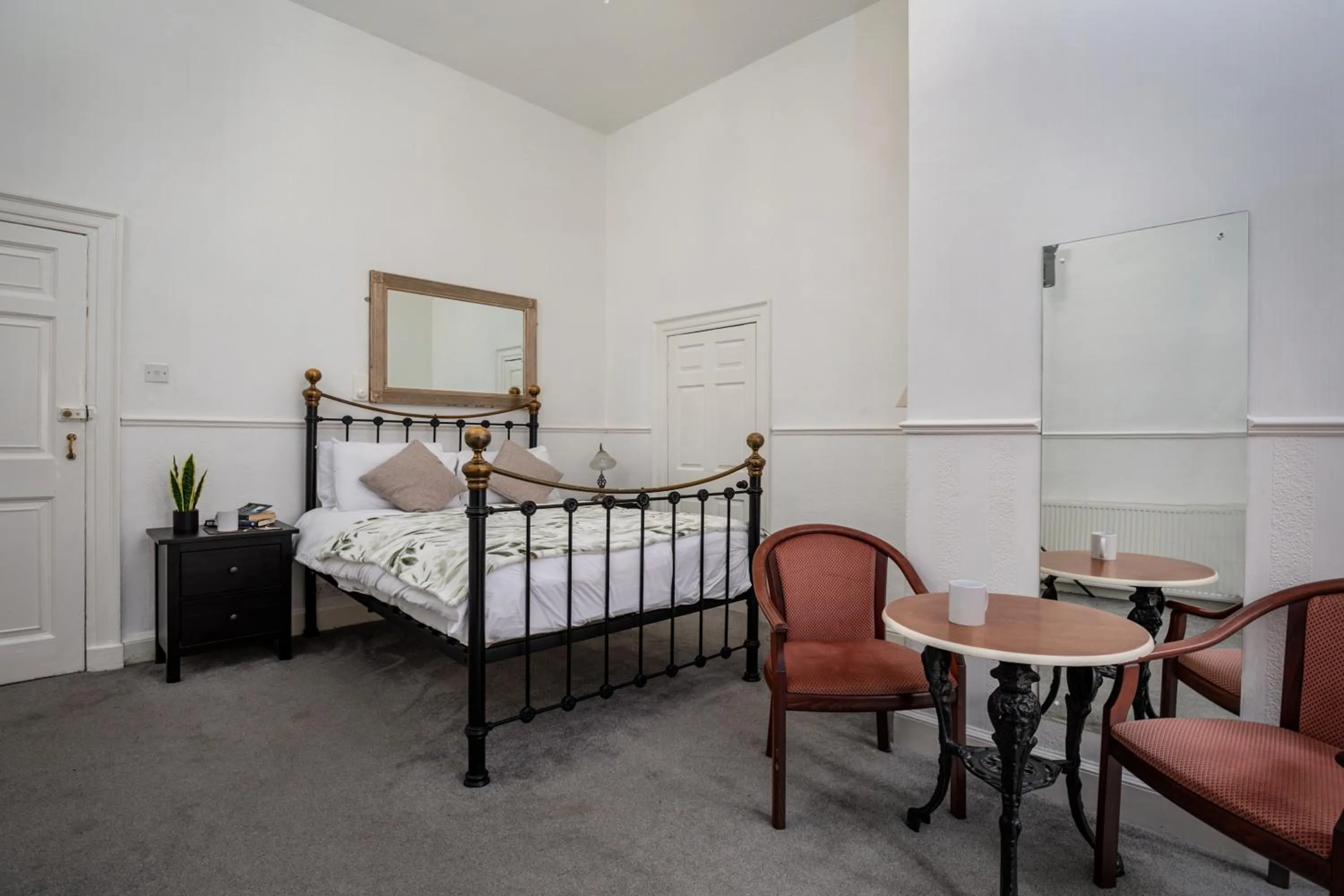 Photo of the whole room, Bed in Serenity Guest House