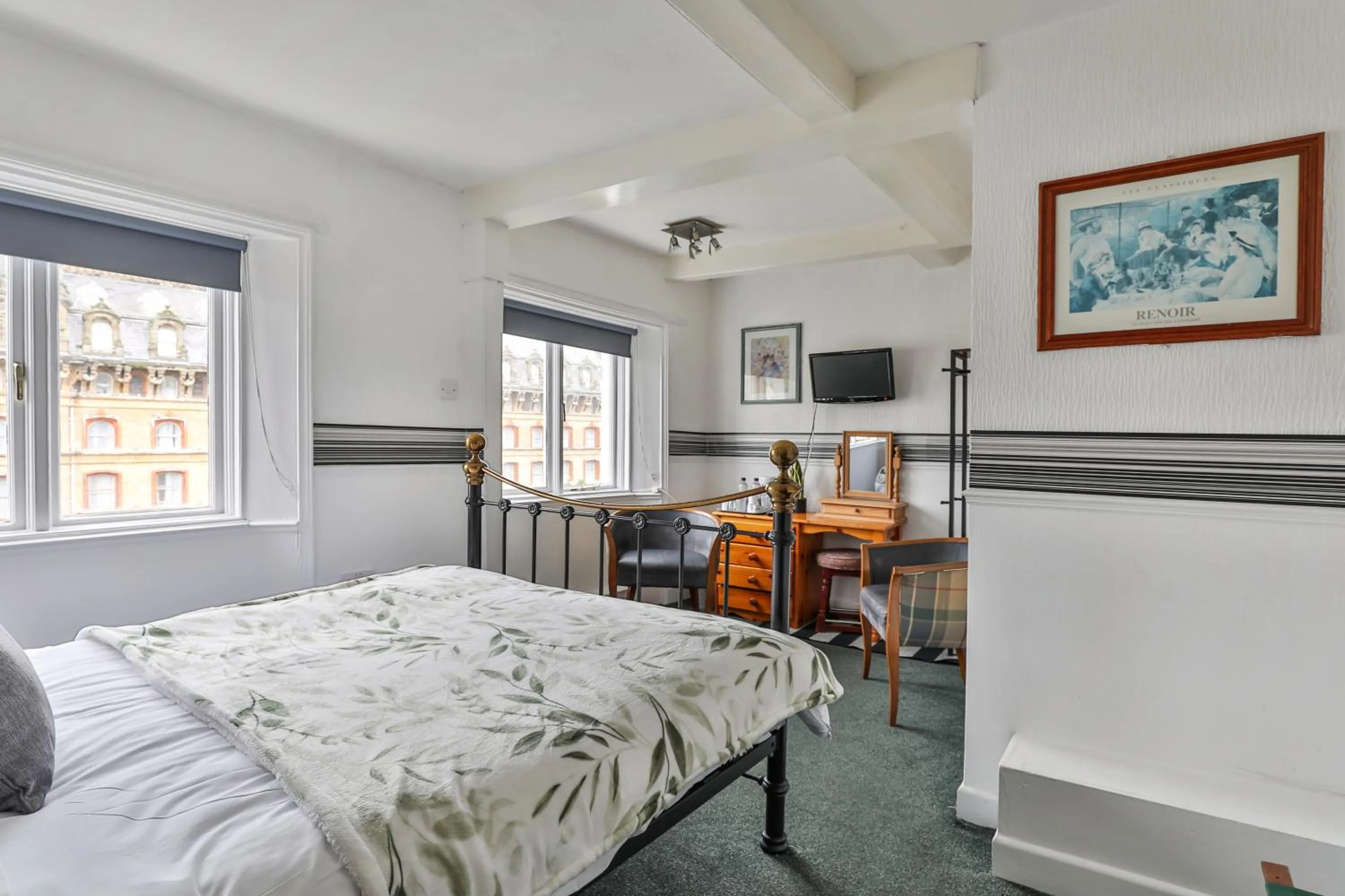 Bedroom, Bed in Serenity Guest House