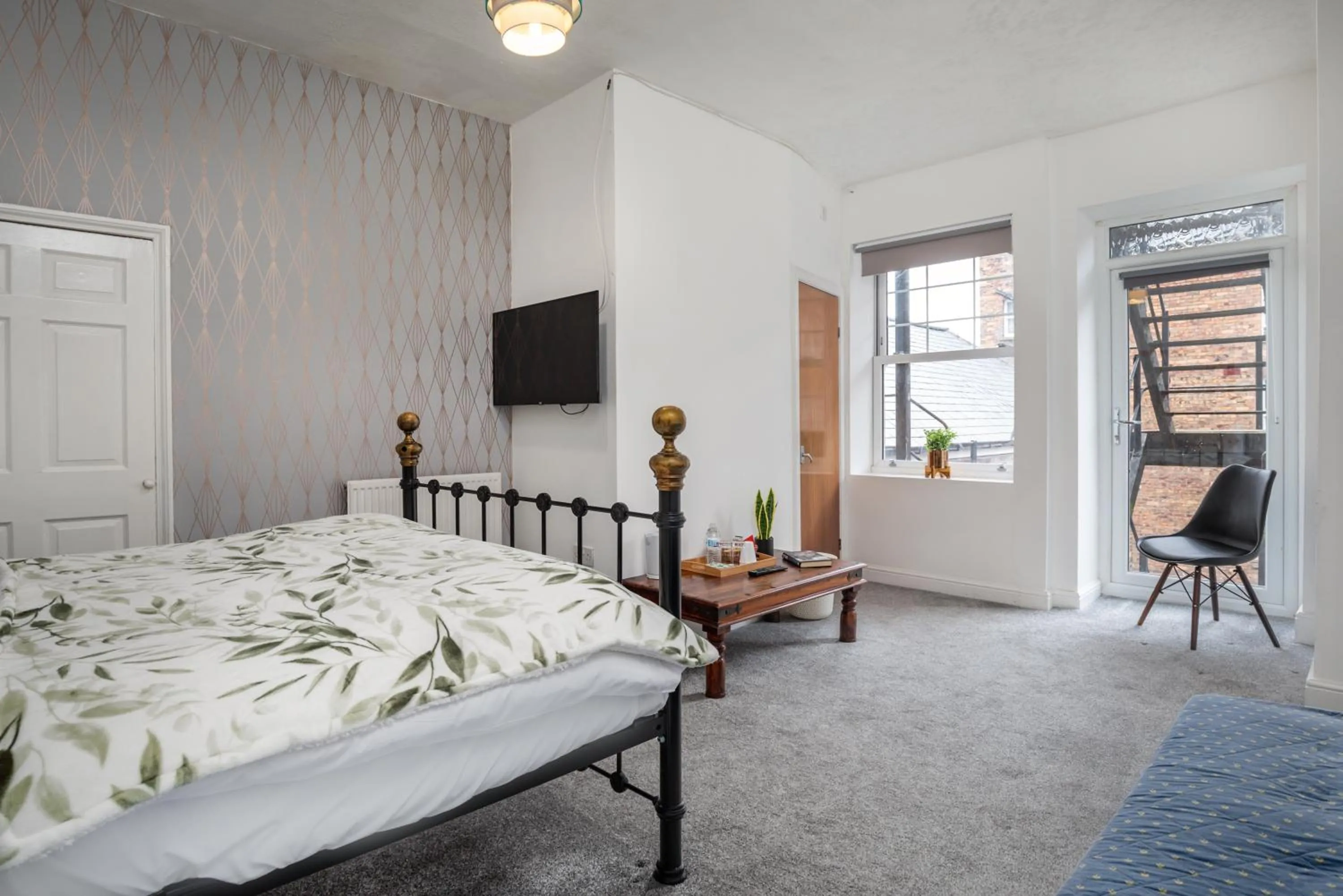 TV and multimedia, Bed in Serenity Guest House