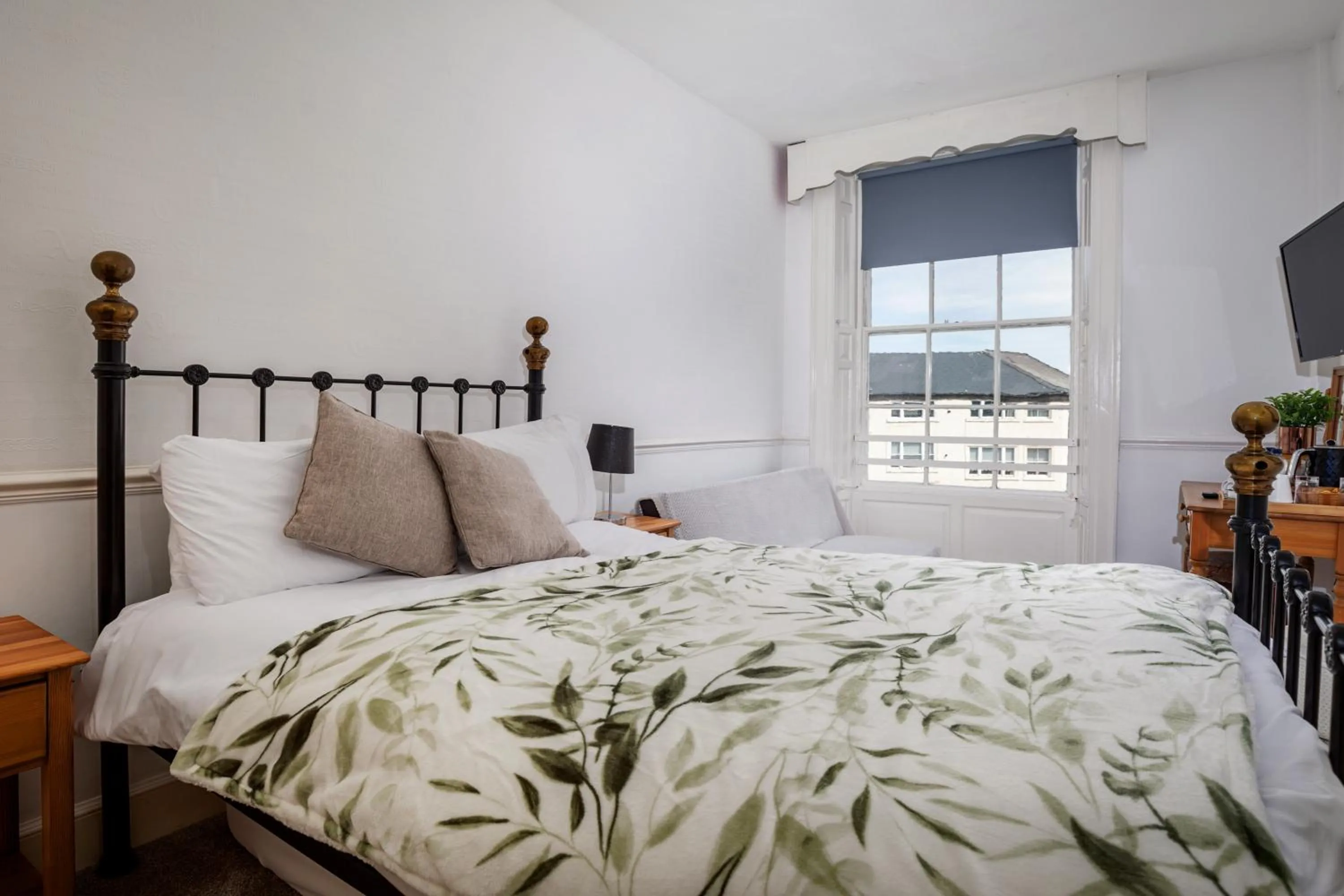 Bedroom, Bed in Serenity Guest House