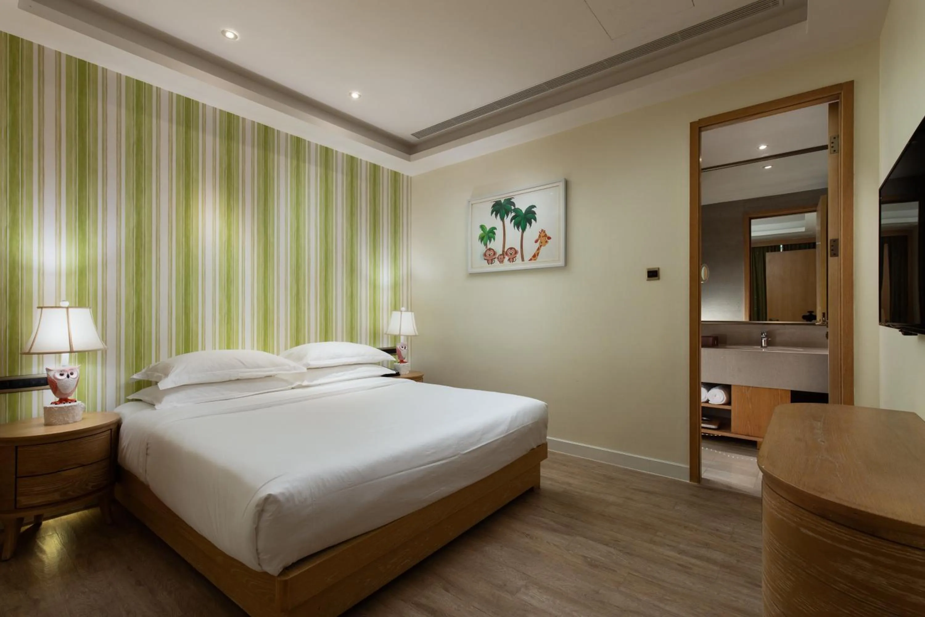 Bedroom, Bed in Mangrove Tree Resort World Sanya Bay -Elader Palm Tower