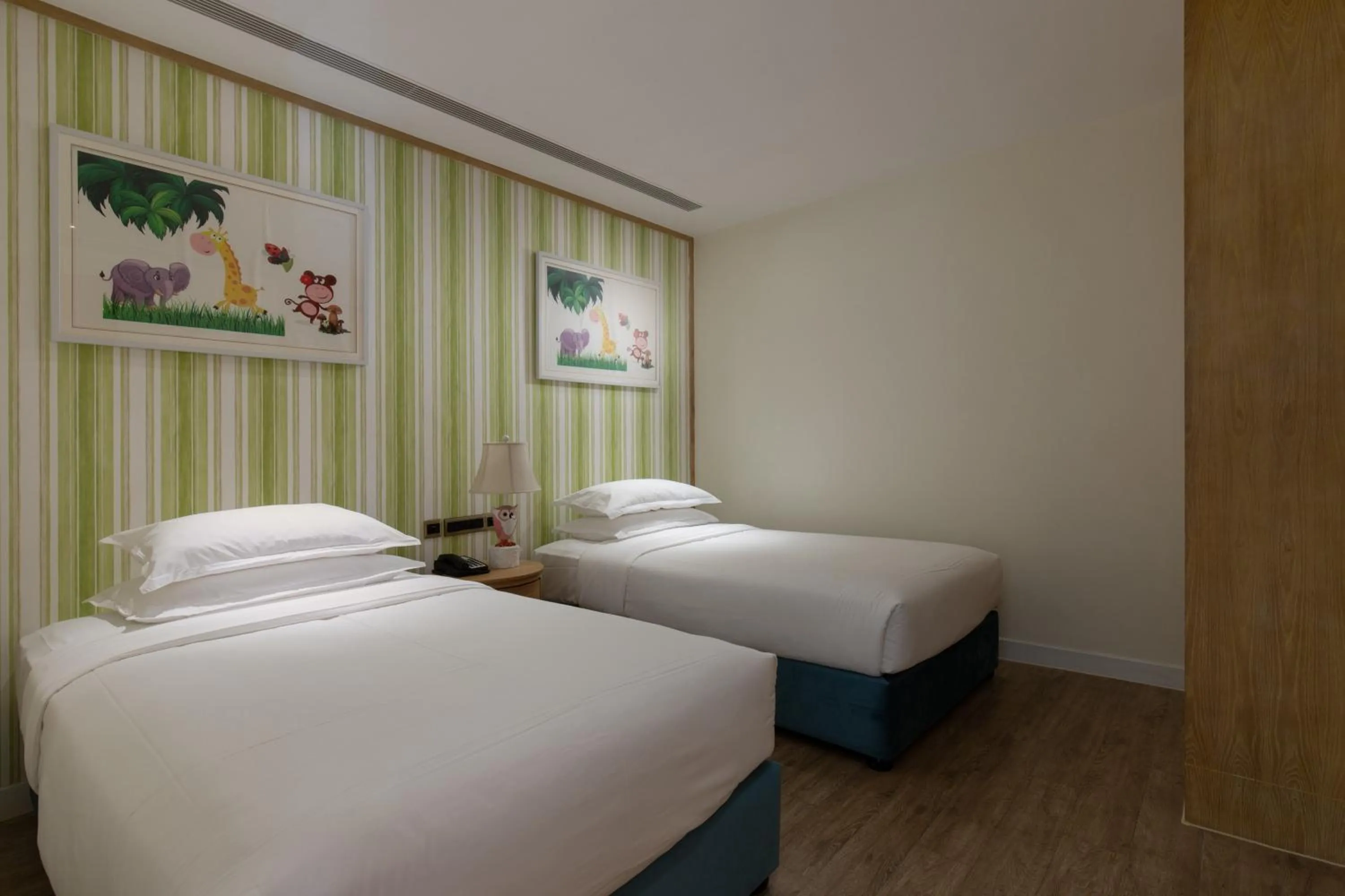 Bedroom, Bed in Mangrove Tree Resort World Sanya Bay -Elader Palm Tower