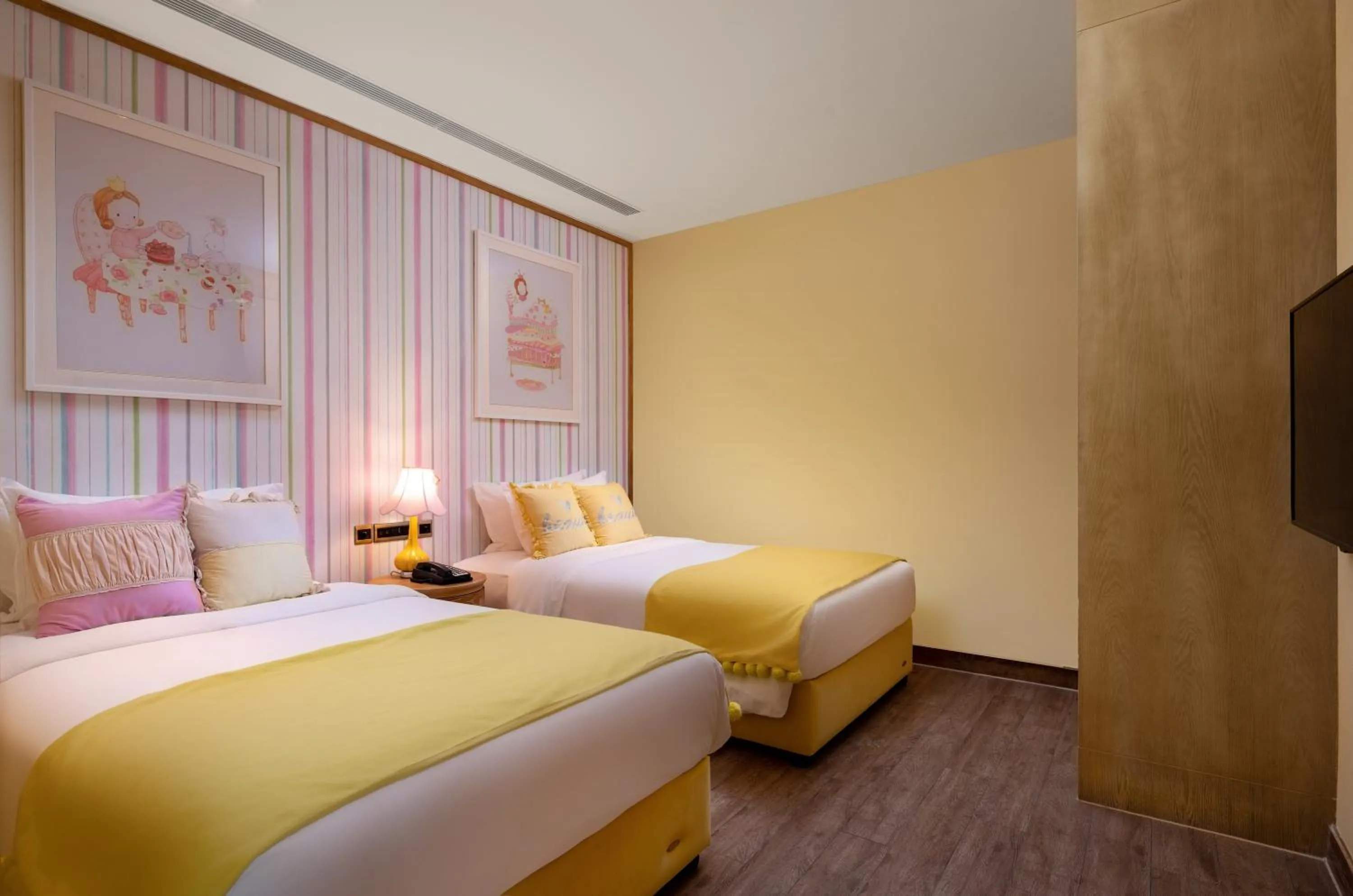 Bed in Mangrove Tree Resort World Sanya Bay -Elader Palm Tower