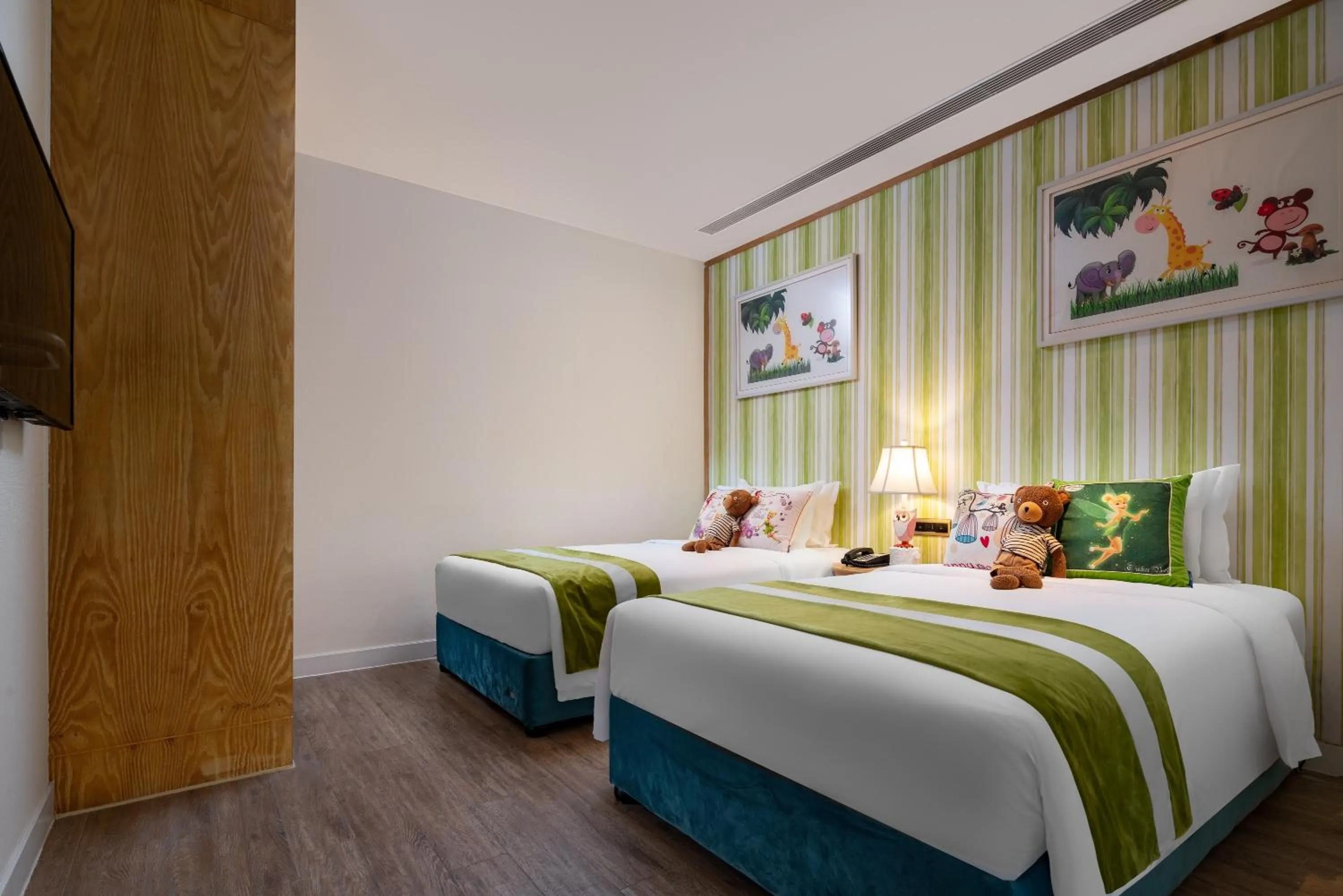 Bed in Mangrove Tree Resort World Sanya Bay -Elader Palm Tower