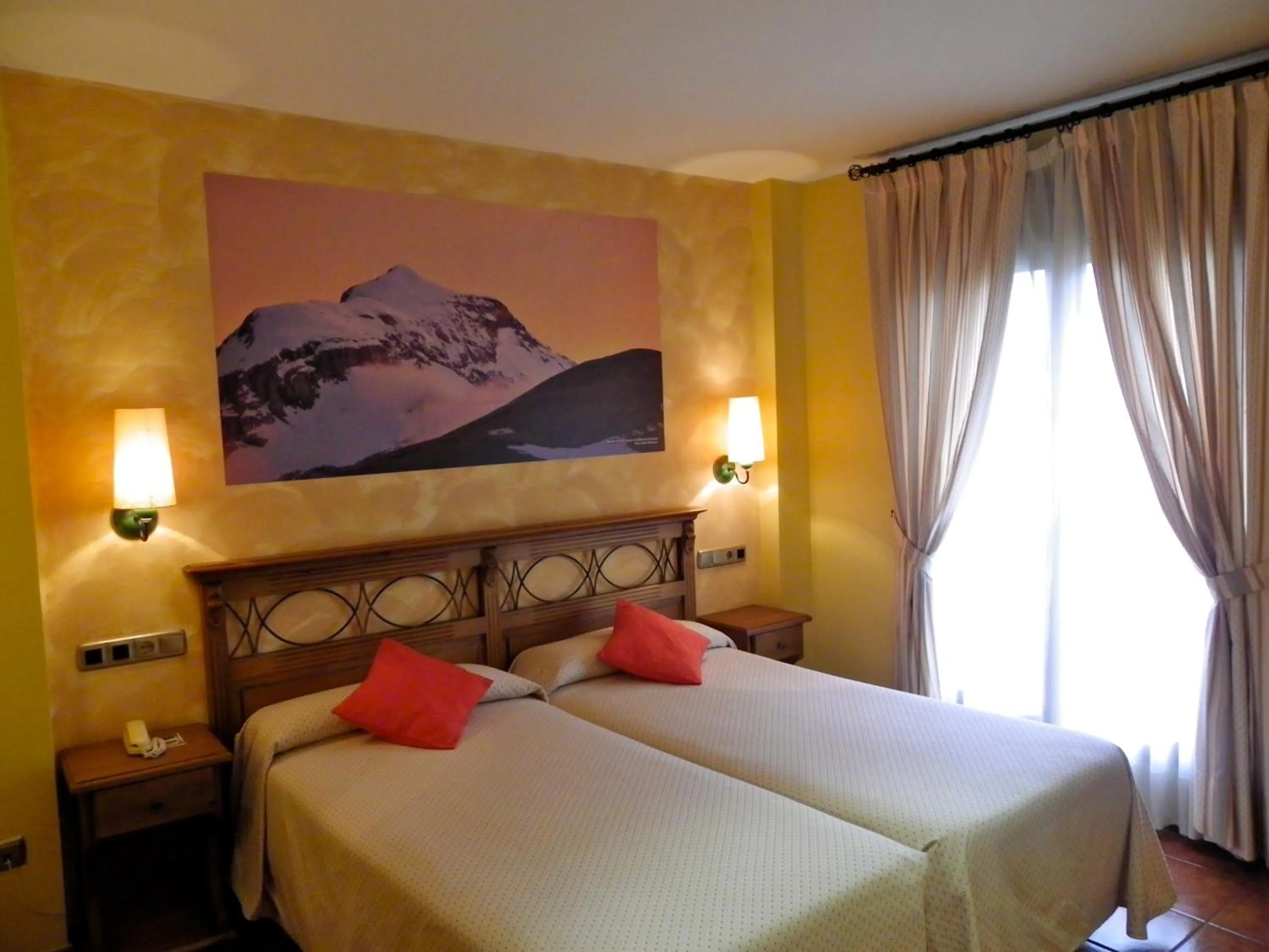 Photo of the whole room, Bed in Hotel Arnal