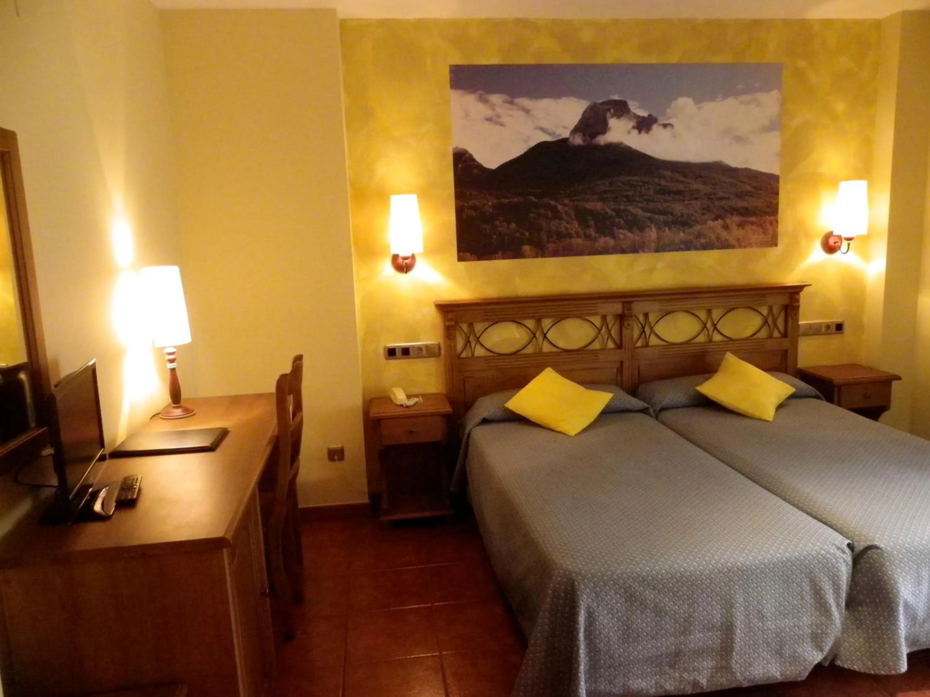 Photo of the whole room, Bed in Hotel Arnal