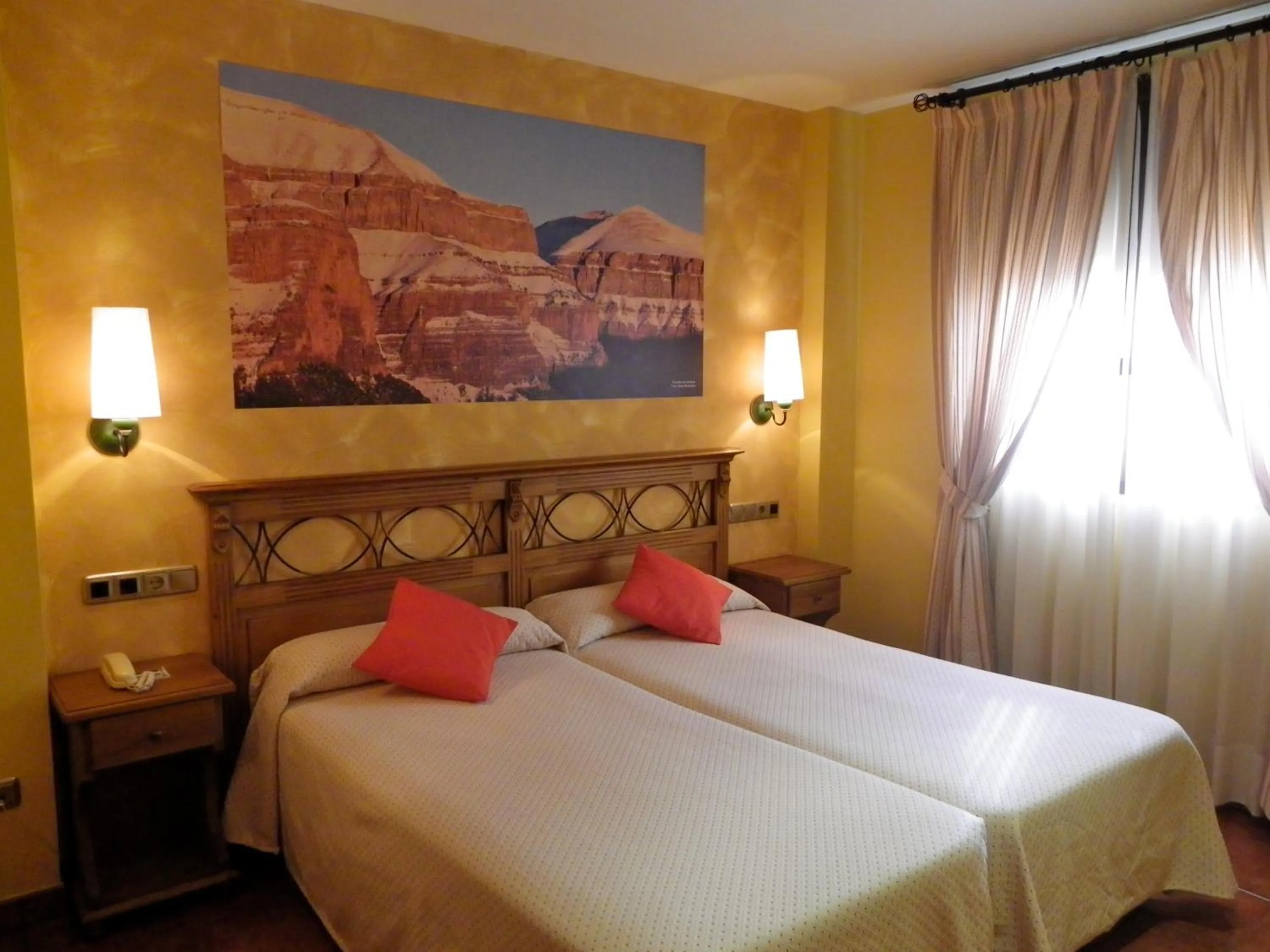 Photo of the whole room, Bed in Hotel Arnal