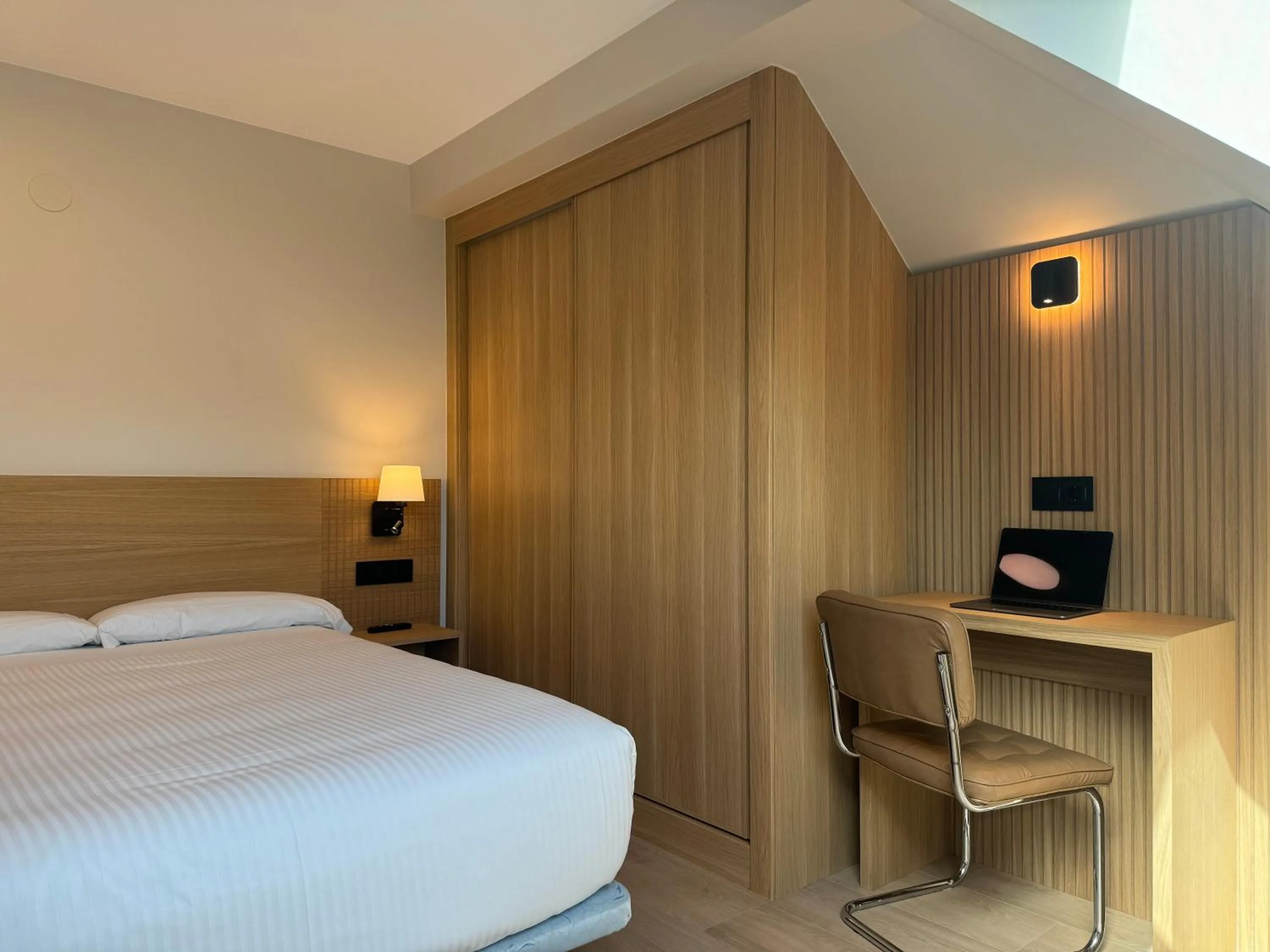 TV and multimedia, Bed in Hotel Europa