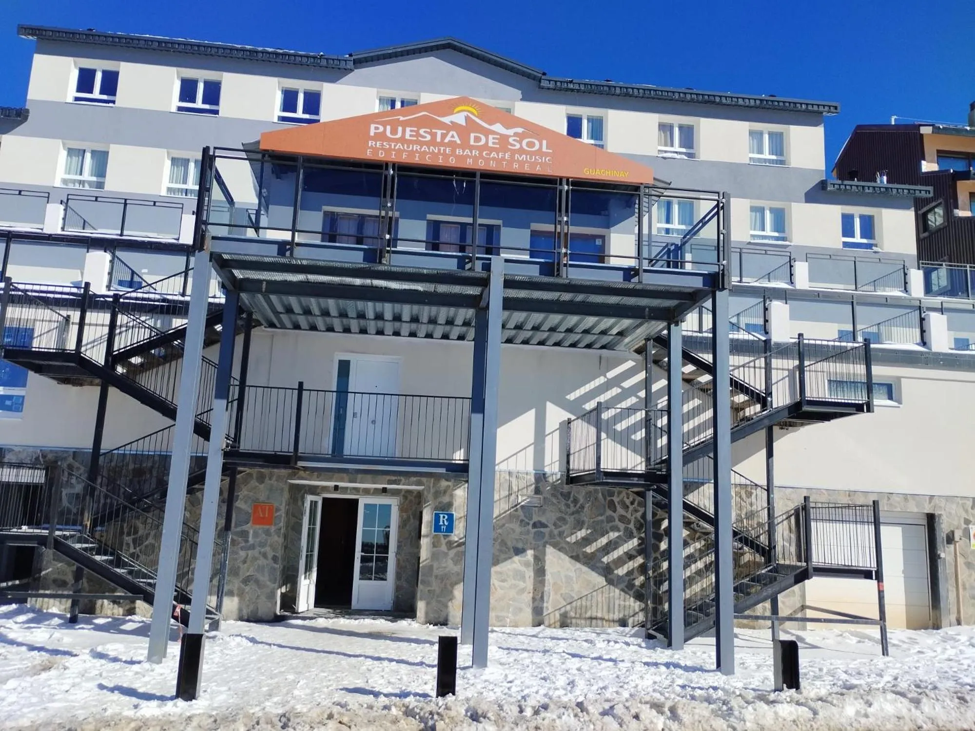 Property building in Apartamentos Montreal