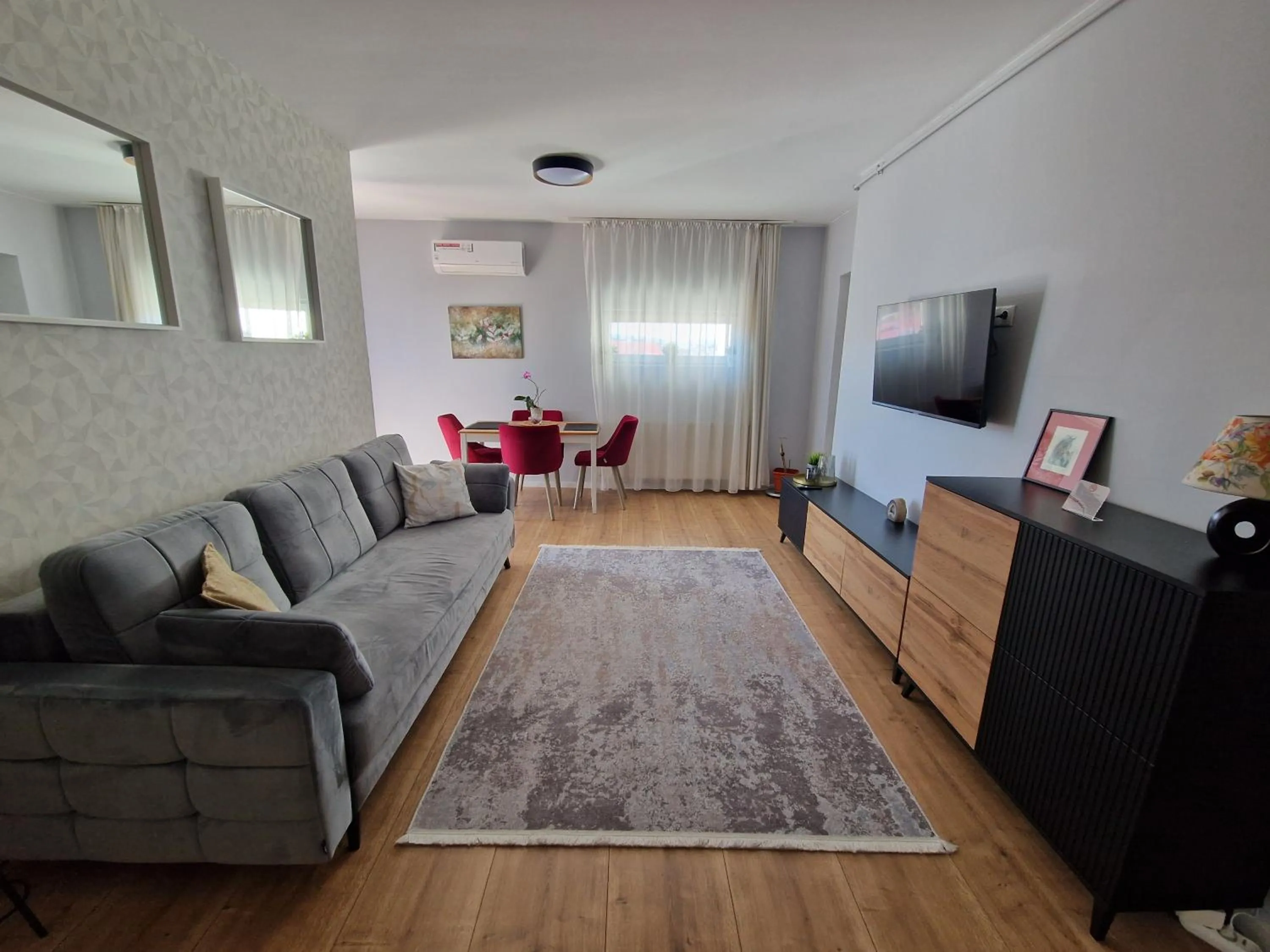 TV and multimedia in City Apartment Dorobantilor