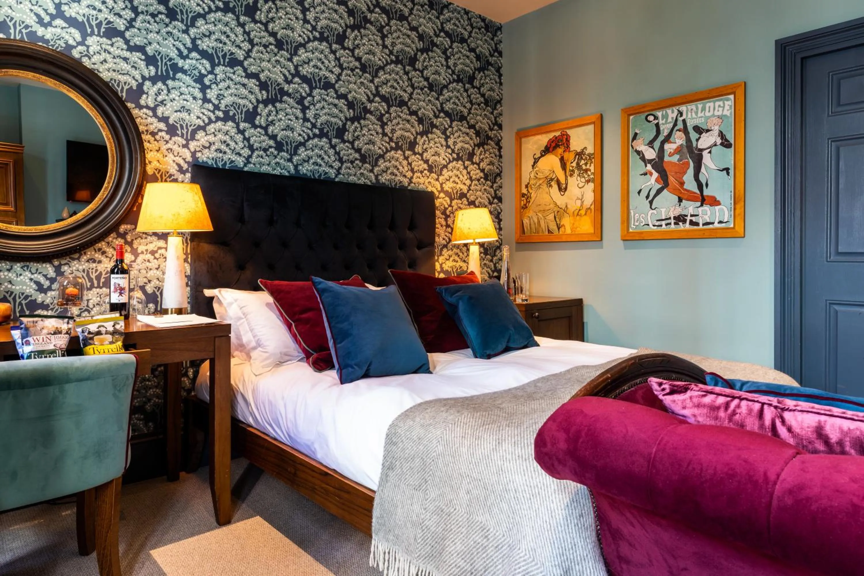 Bedroom, Bed in Fox and Anchor