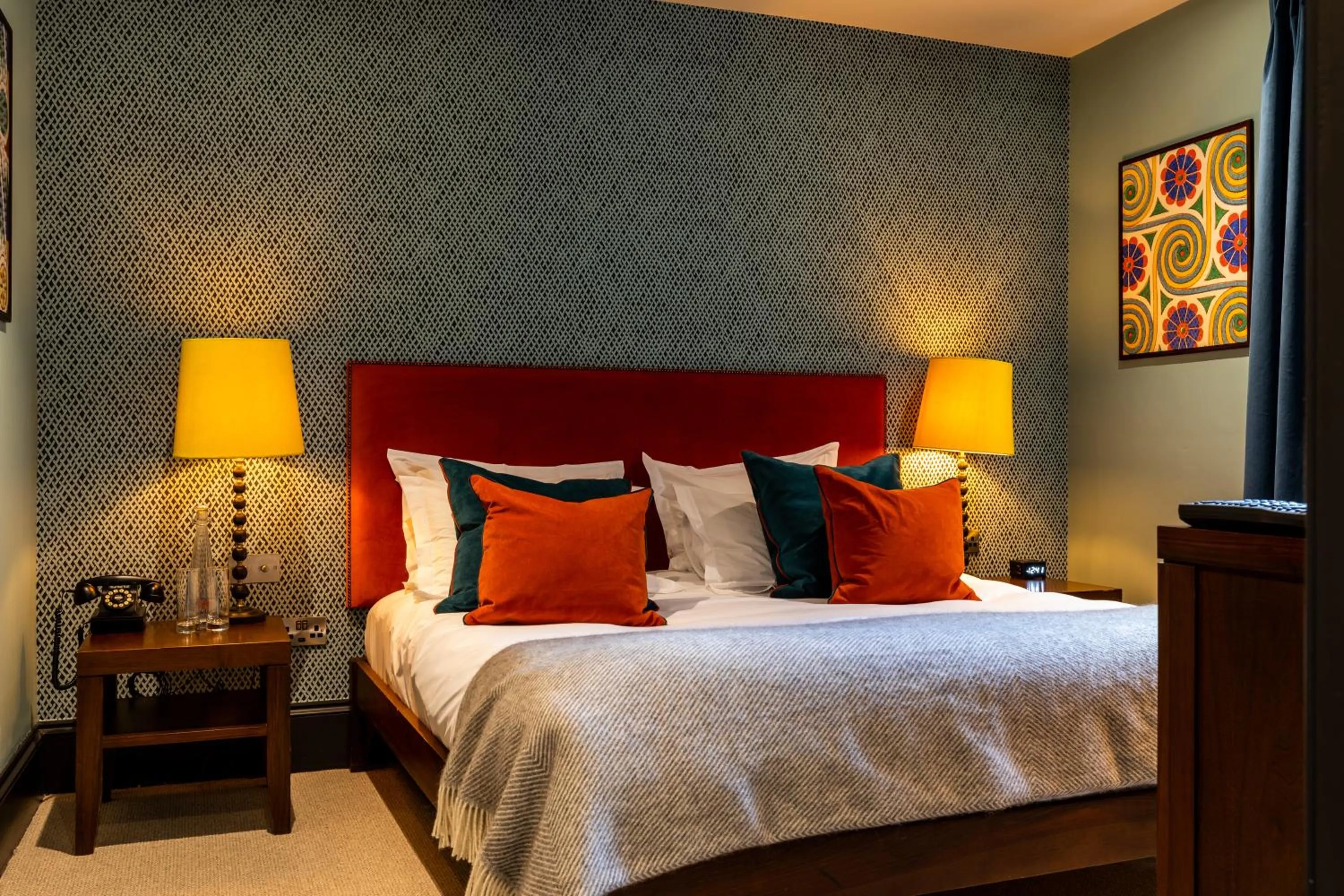 Bedroom, Bed in Fox and Anchor