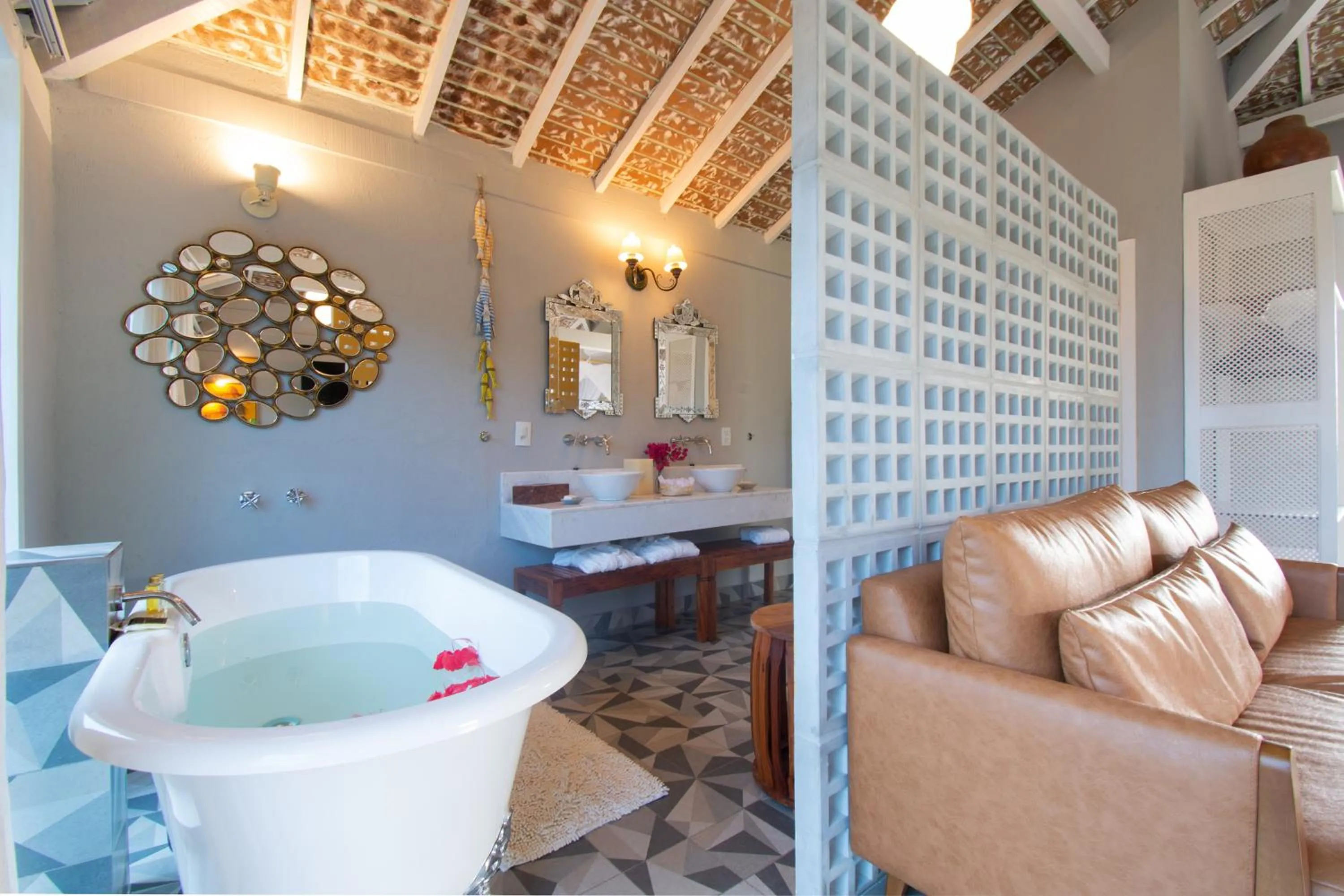 Bath in Pedra da Laguna Boutique Hotel SPA