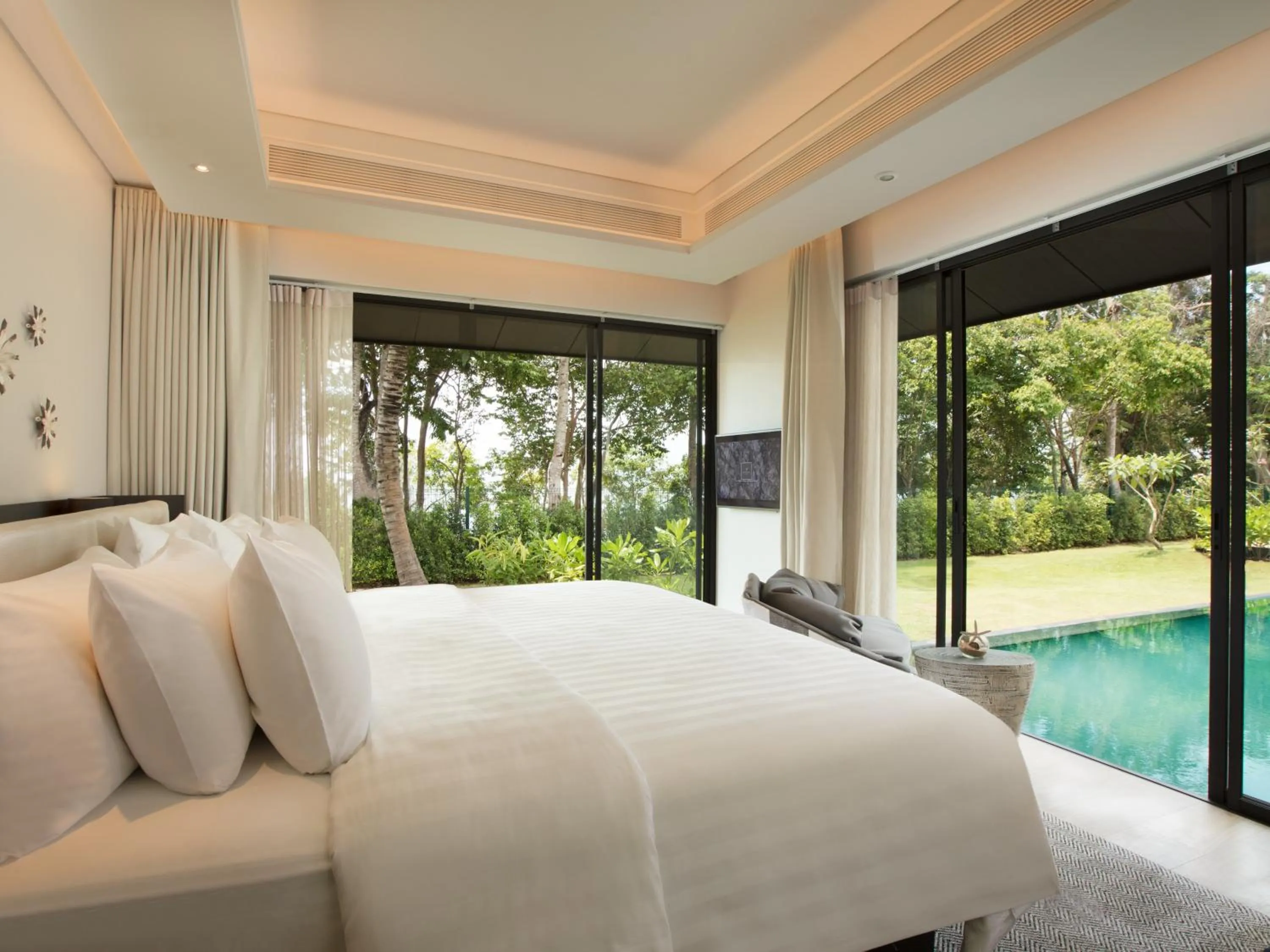 Bedroom, Bed in The ShellSea Krabi I Luxury Beach Front Resort & Pool Villa