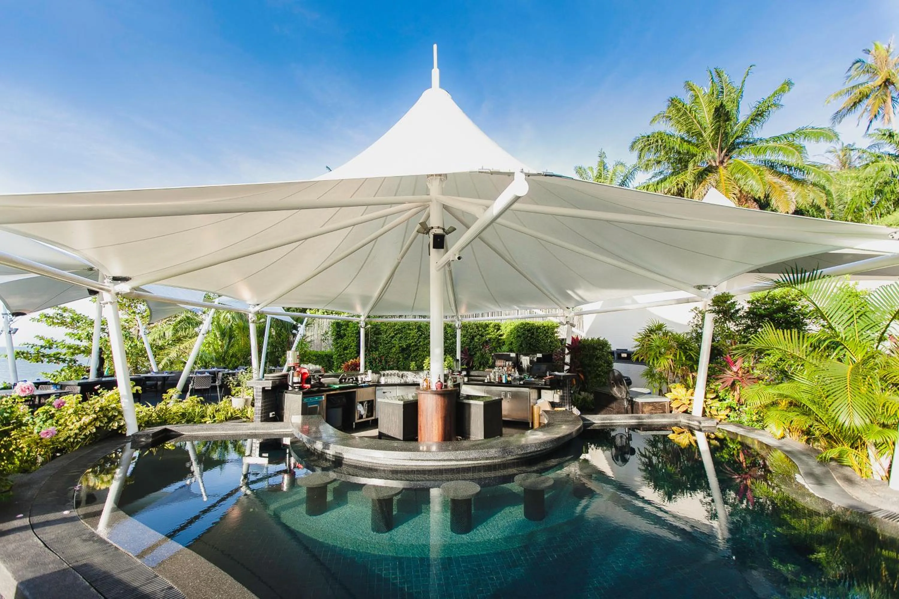 Restaurant/places to eat in The ShellSea Krabi I Luxury Beach Front Resort & Pool Villa
