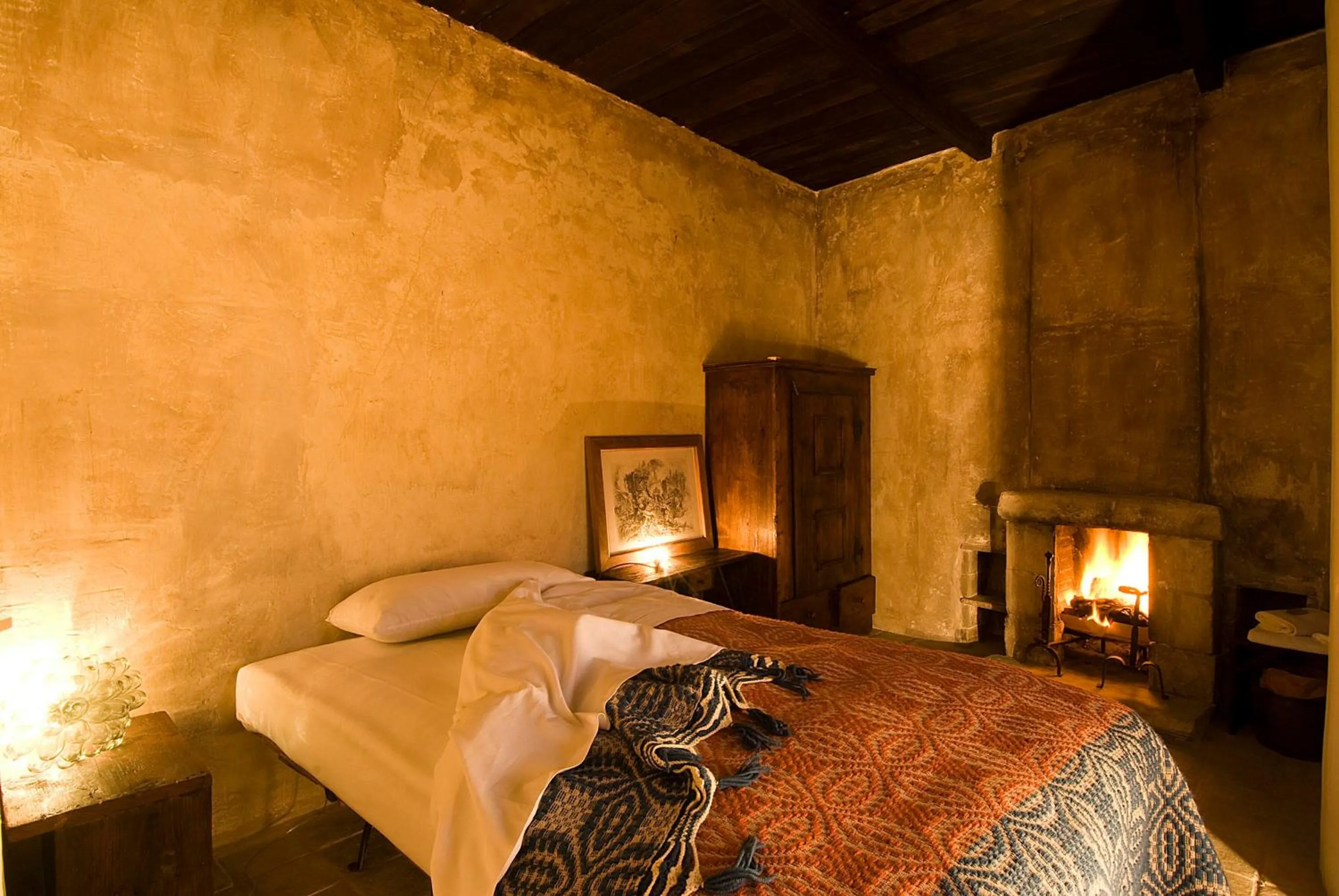 Photo of the whole room, Bed in Sextantio Albergo Diffuso