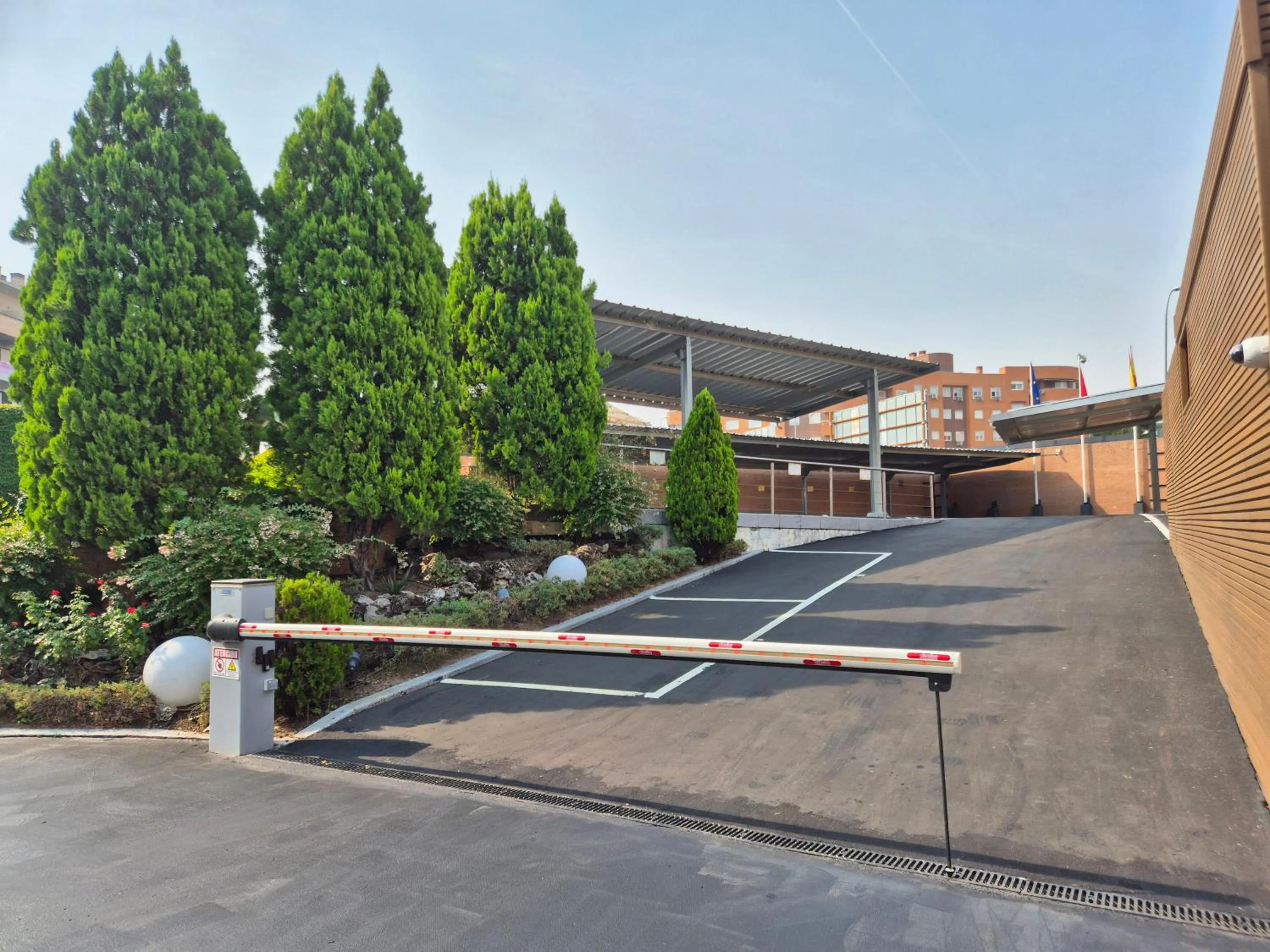 Parking in Hotel Reston Valdemoro