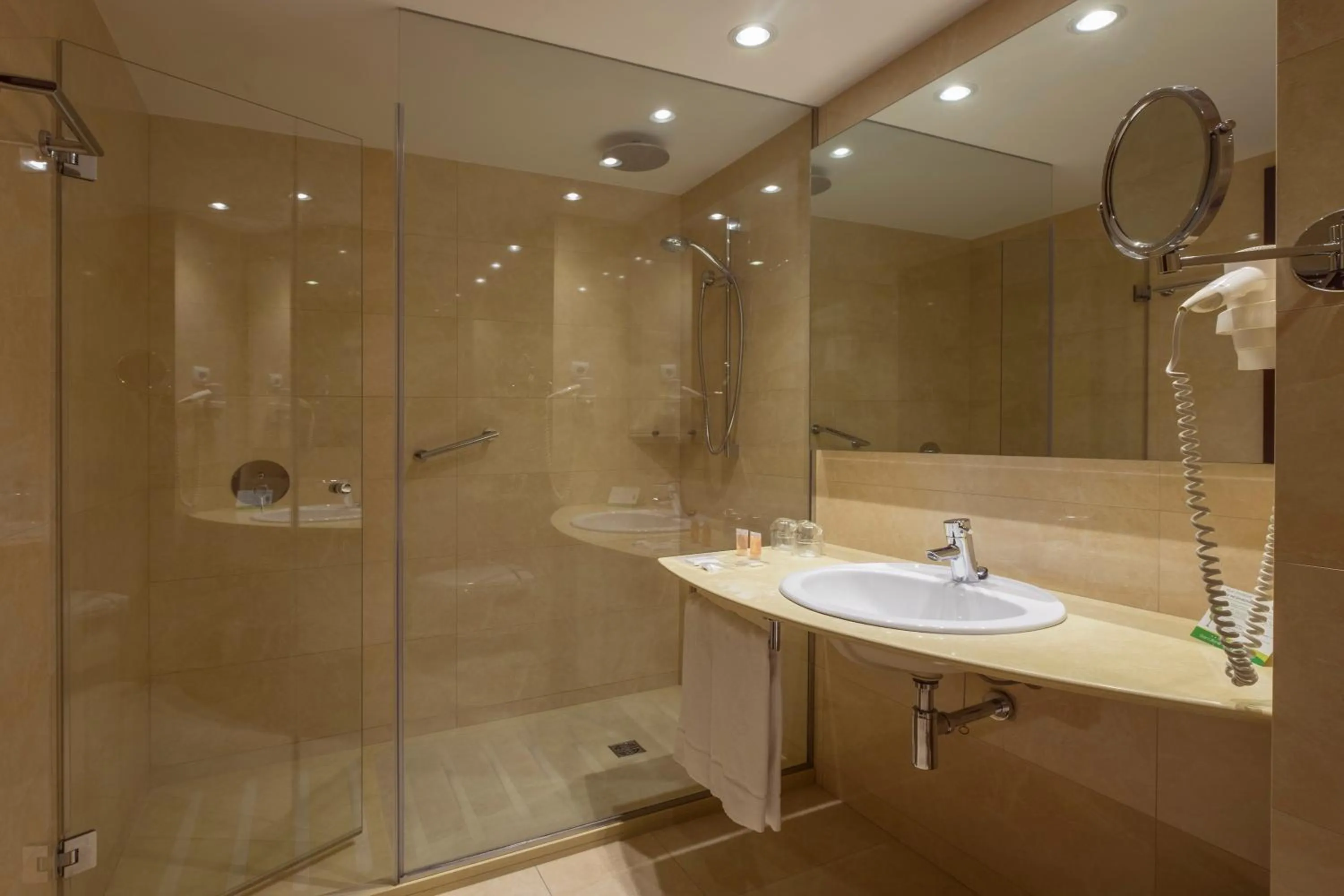 Bathroom in Hotel Gran Ultonia