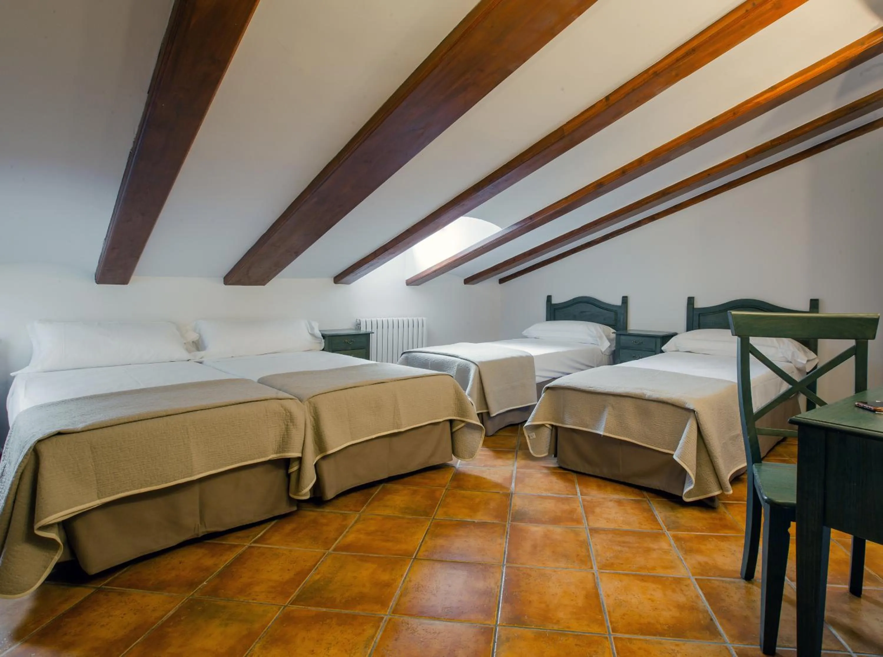 Bedroom, Bed in Hotel Jaime I