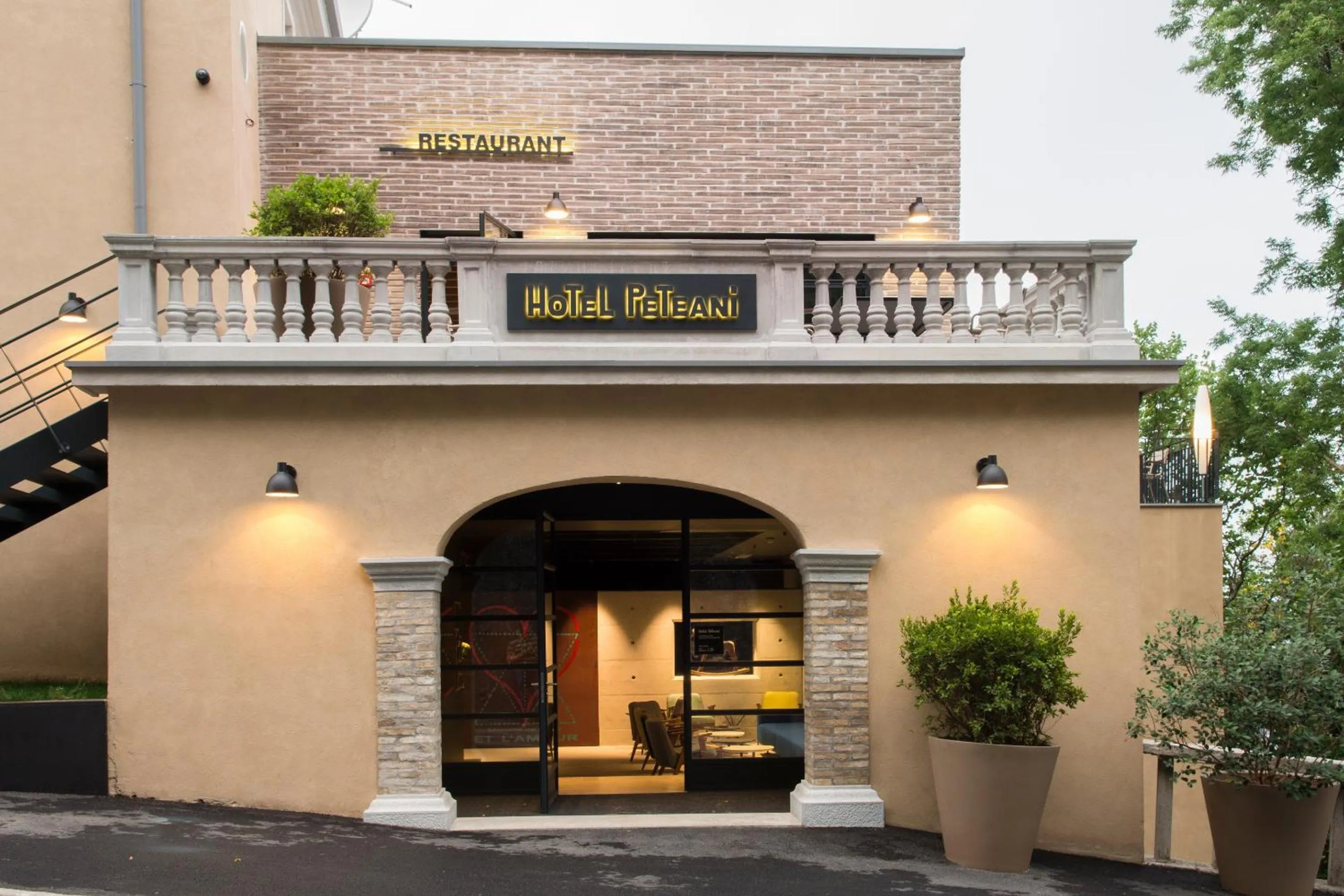 Property building in Hotel Peteani