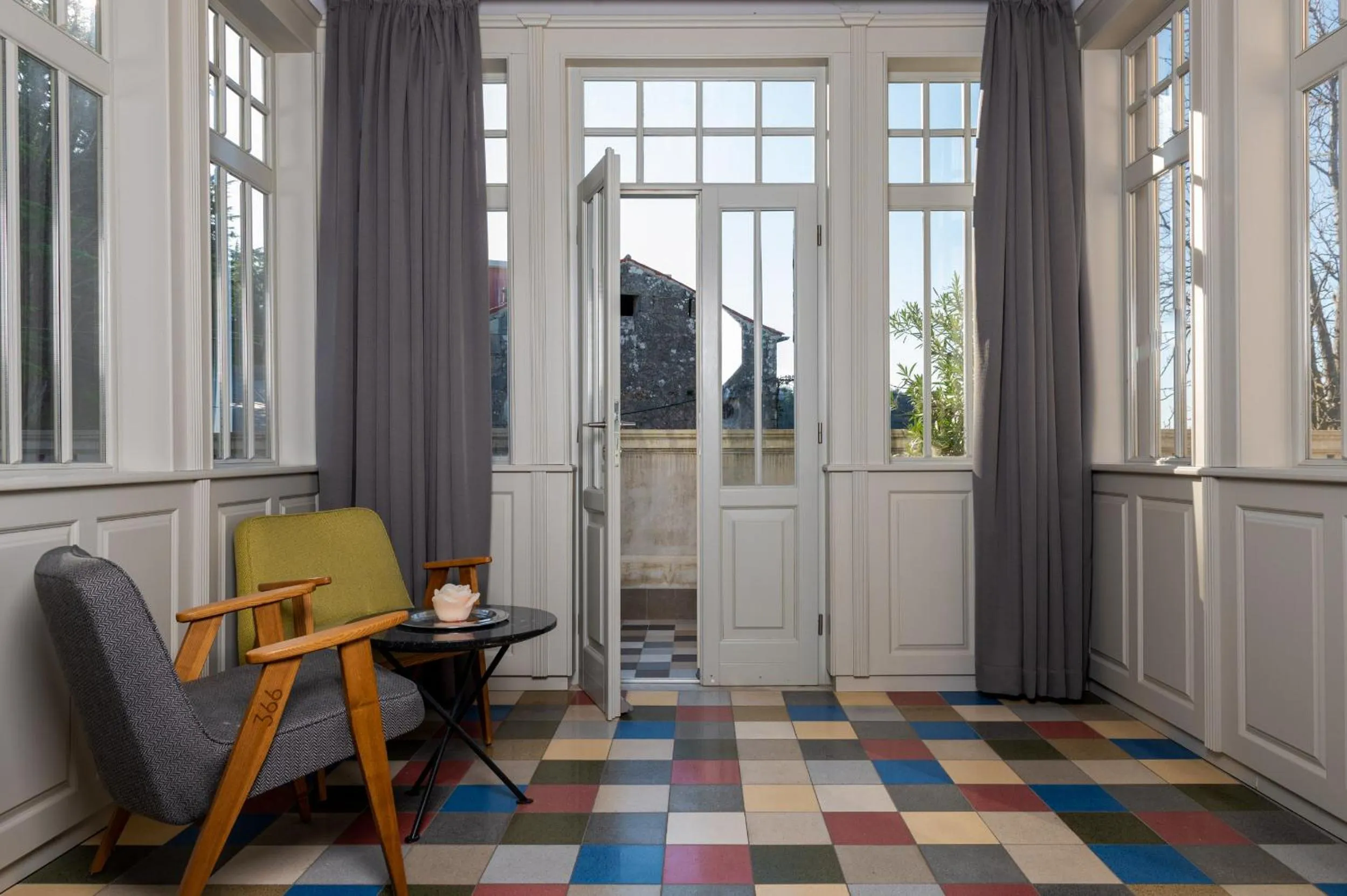 Seating area in Hotel Peteani