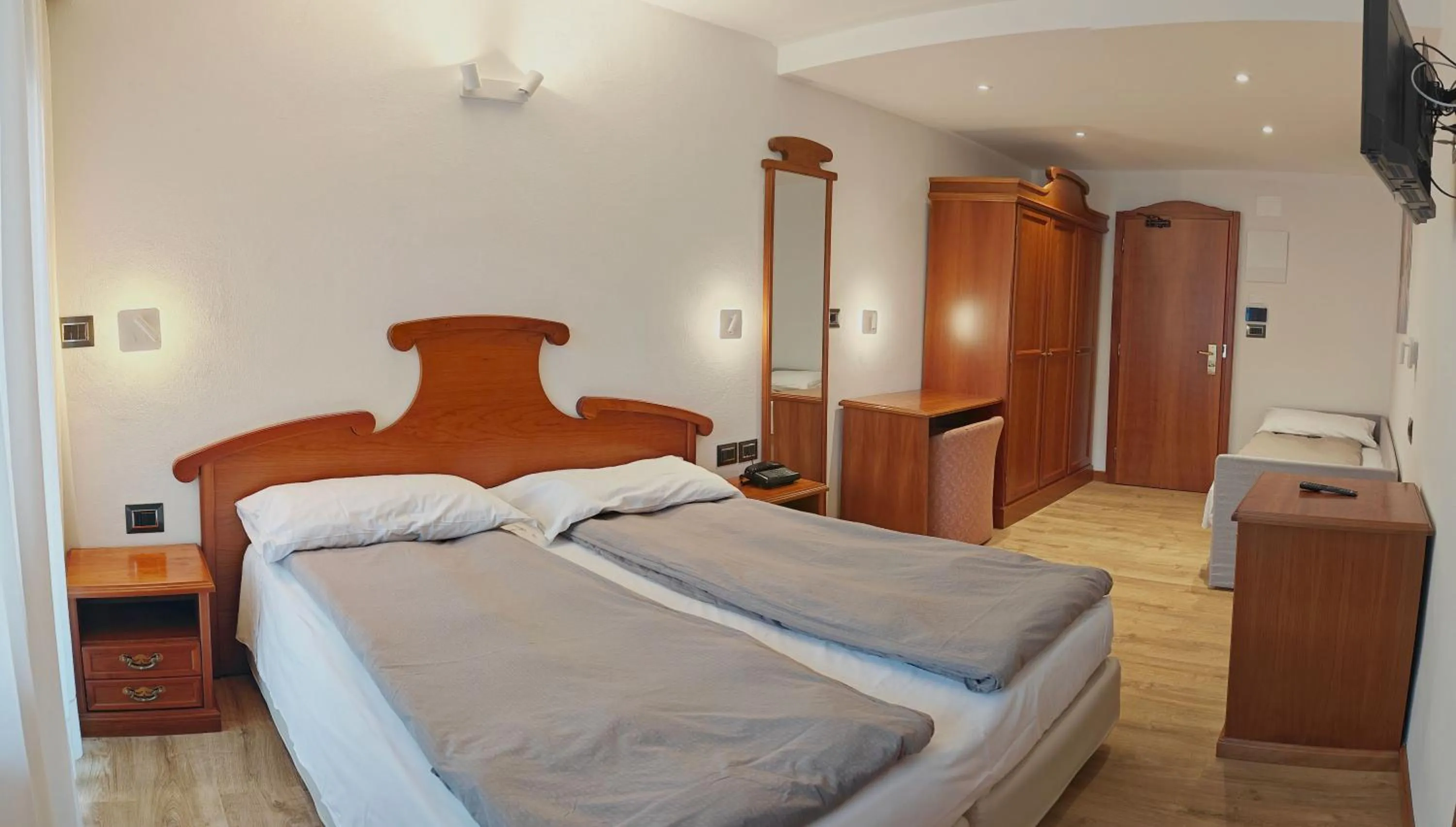 Bedroom, Bed in Hotel Moena