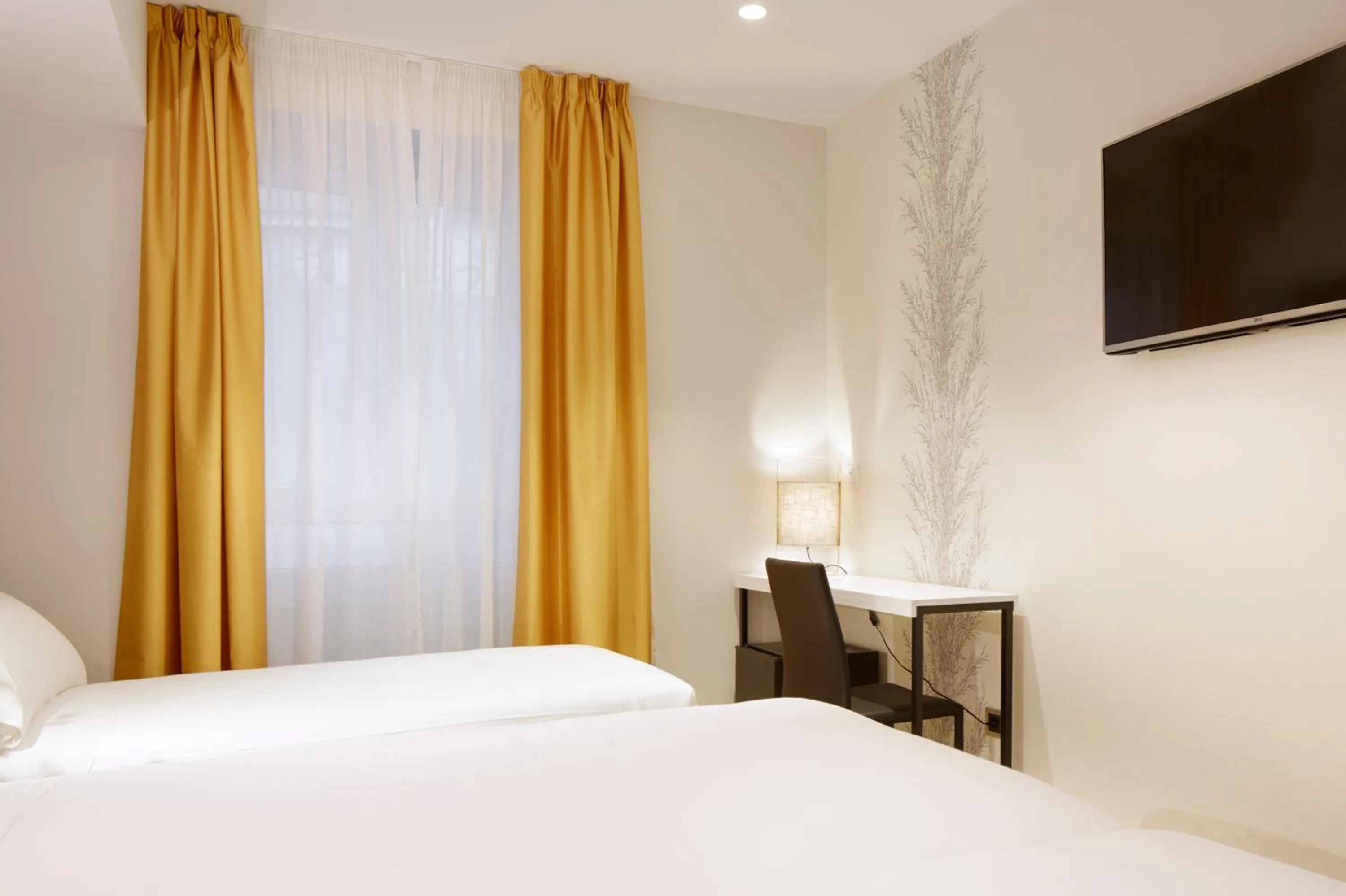 Photo of the whole room, Bed in HOTEL ARRiZUL CONGRESS