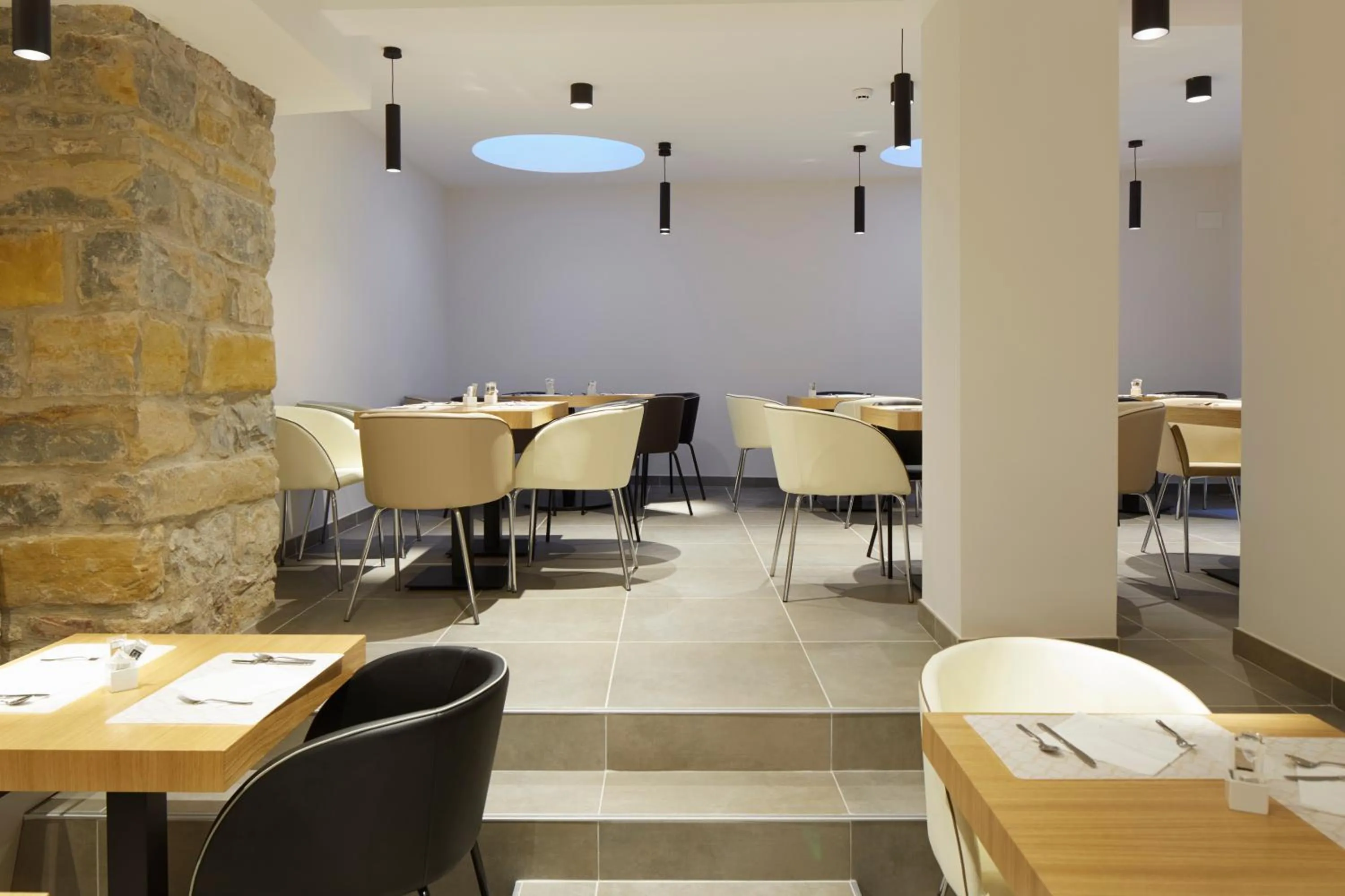 Restaurant/places to eat in HOTEL ARRiZUL CONGRESS