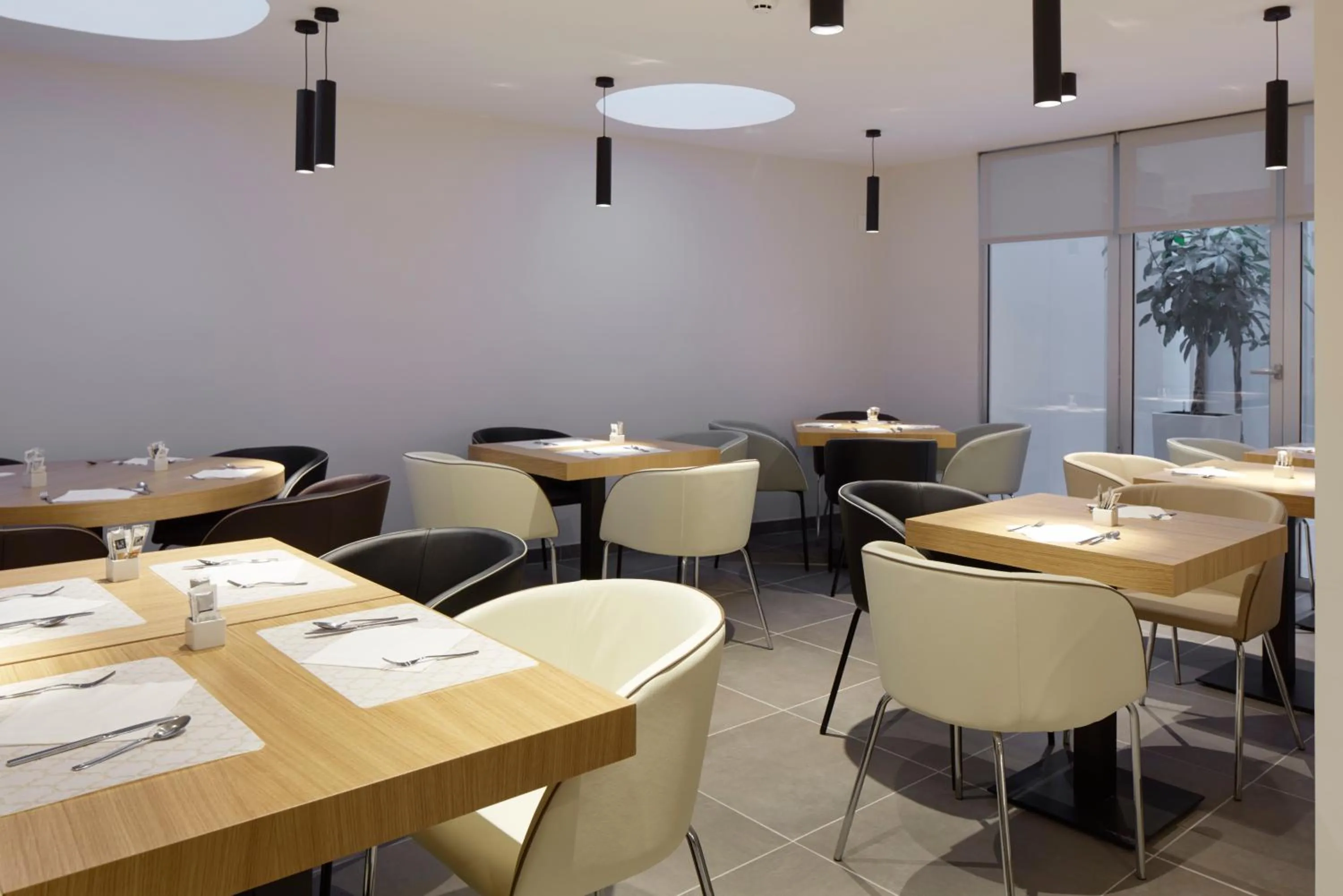 Restaurant/places to eat in HOTEL ARRiZUL CONGRESS