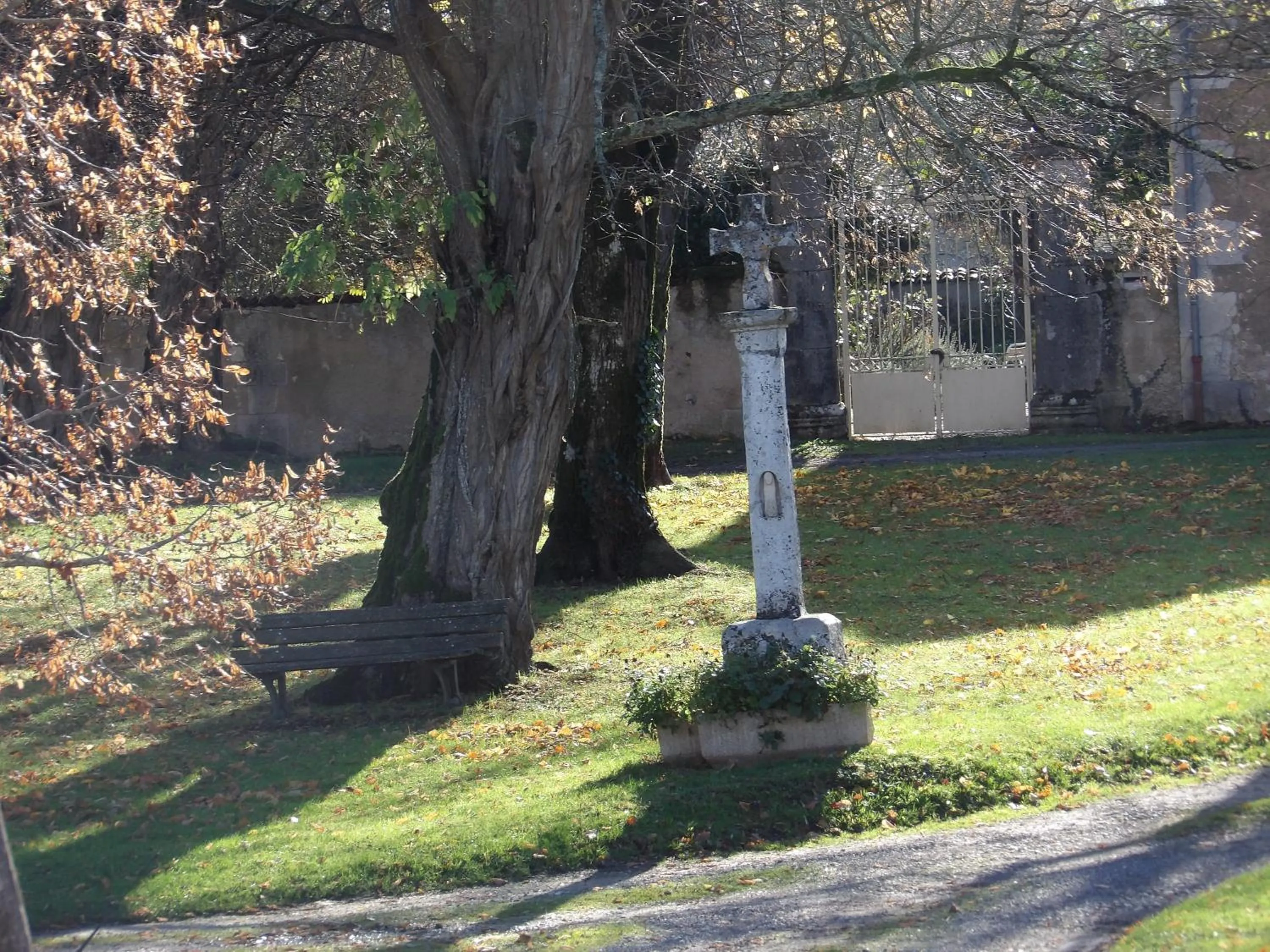 Neighbourhood in Au pays de Jacquou : Chambre d’hôtes et table d’hôtes