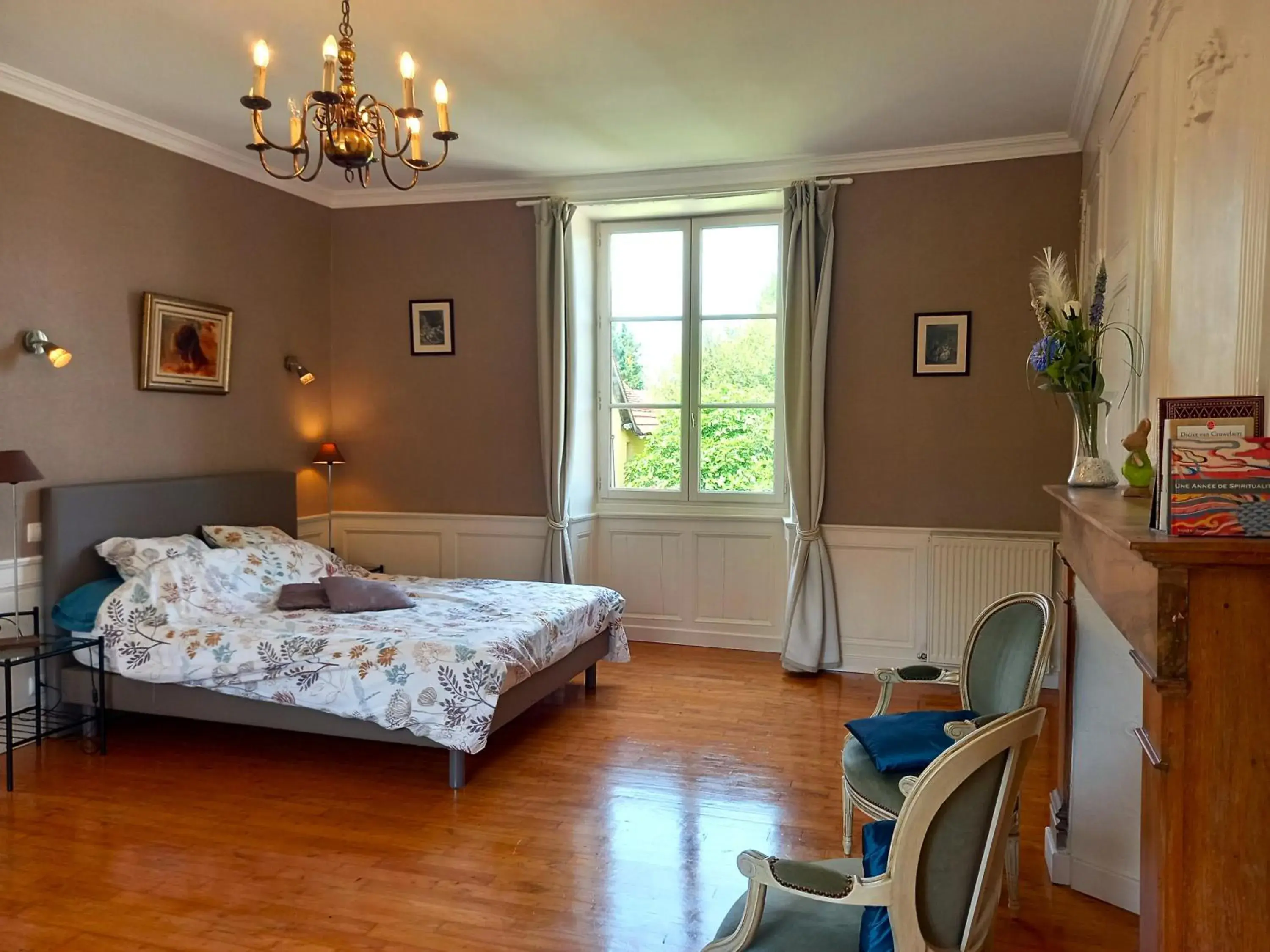 Family Room with Bath - single occupancy in Au pays de Jacquou : Chambre d’hôtes et table d’hôtes Family Room with Bath - single occupancy in Au pays de Jacquou : Chambre d’hôtes et table d’hôtes