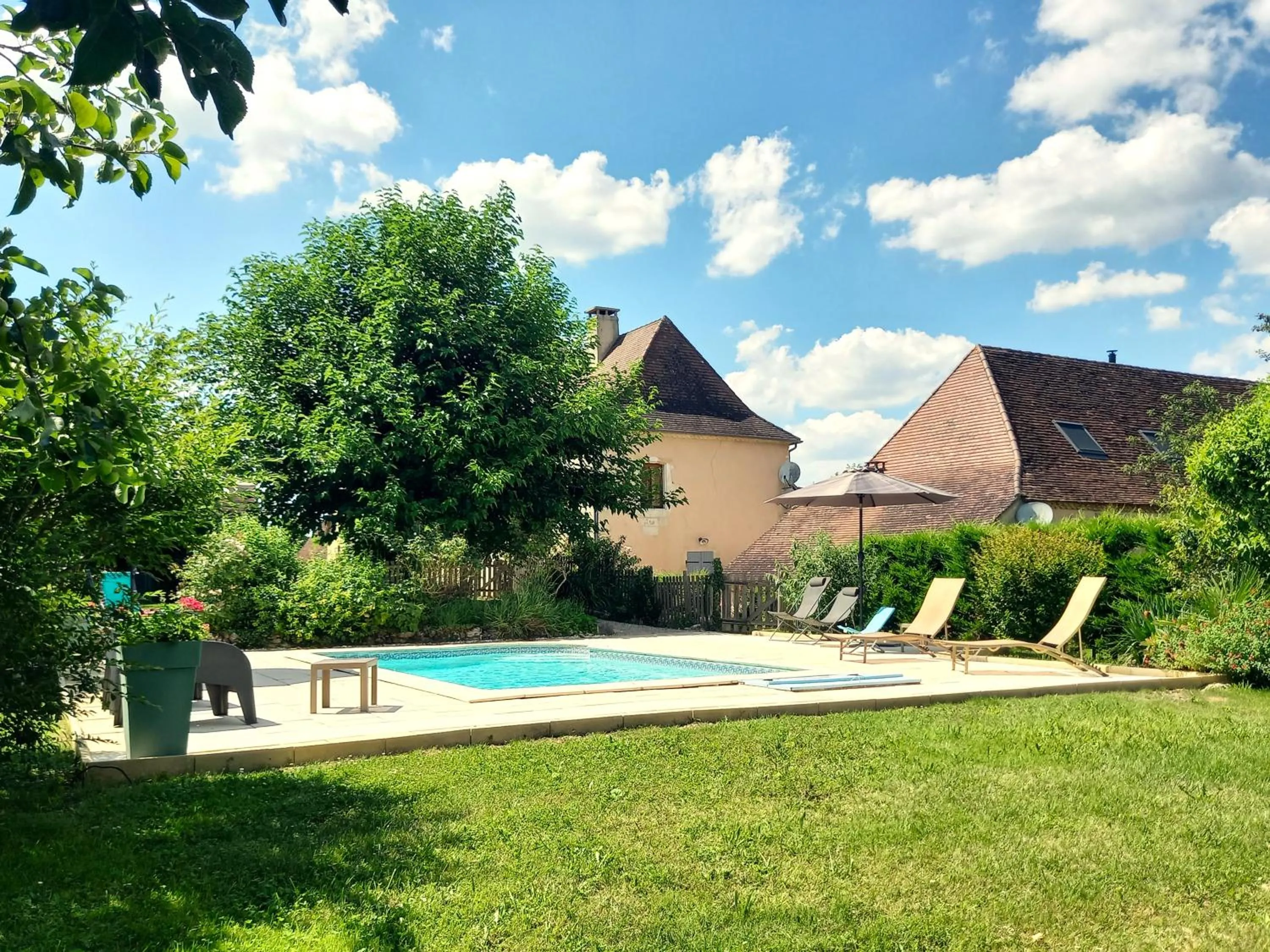 Garden in Au pays de Jacquou : Chambre d’hôtes et table d’hôtes